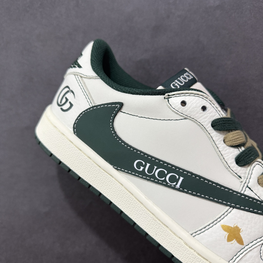 图片[6]-【定制版】Travis Scott x Fragment Design x Air Jordan 1 Low OG SP AJ1 乔1 古驰联名 墨绿白棕 低帮文化休闲板鞋 XZ5749-006 #多方联名合作融合了Travis Scott 独特的音乐风格，藤原浩个性的设计风格以及Jordan品牌的经典元素 使其成为一双具有独特身份和价值的鞋子 清新而立体的外观加上联名标识更突出了其独特身份 这种配色方案显示出活力和时尚感 在视觉上引人注目 鞋身的质感和细腻的细节处理使其显得高端而格调十足 这款“倒钩”联名是设计与创意完美结合 融合多方的个性风格是一款备受瞩目的潮流鞋款 尺码：36 36.5 37.5 38 38.5 39 40 40.5 41 42 42.5 43 44 44.5 45-选品中心