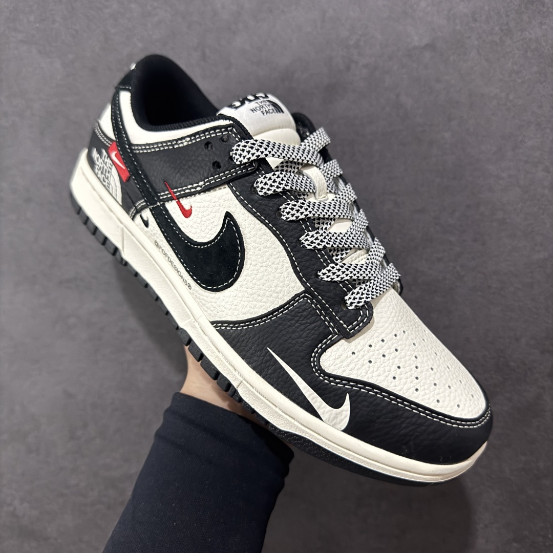  
【定制版】Nike SB Dunk Low 北面联名 黑白黑勾黑勾 周年高端定制 低帮休闲板鞋 YX