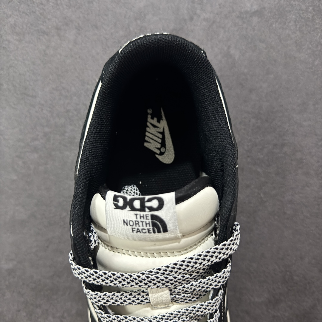  
【定制版】Nike SB Dunk Low 北面联名 黑白黑勾黑勾 周年高端定制 低帮休闲板鞋 YX