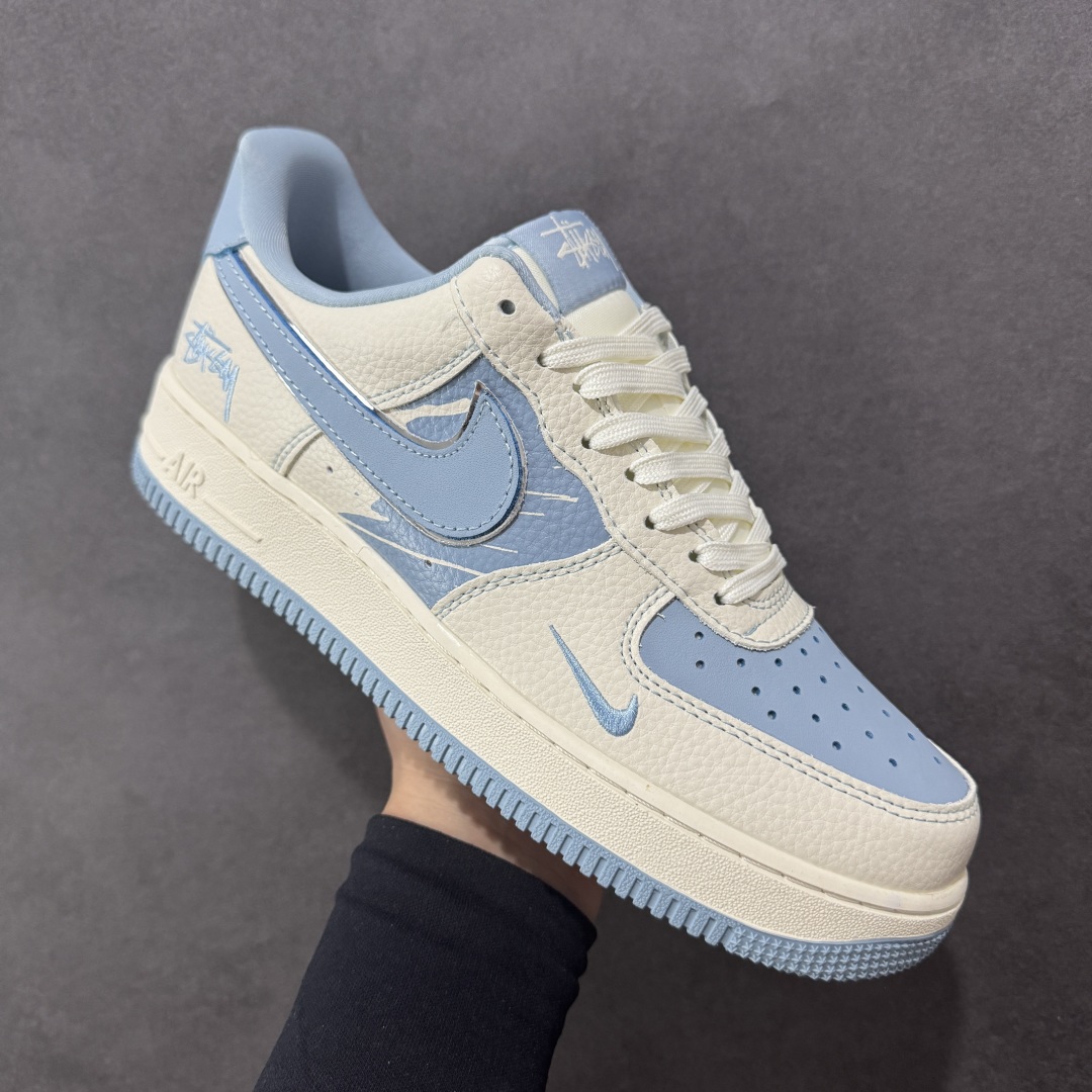 图片[3]-【定制版】Nike Air Force 1 Low 07 x Stussy 白蓝小勾 原楦头原纸板 打造纯正低帮空军版型 专注外贸渠道 全掌内置蜂窝气垫 原盒配件 原厂中底钢印、拉帮完美 货号：KK1988-090 尺码：36 36.5 37.5 38 38.5 39 40 40.5 41 42 42.5 43 44 44.5 45-选品中心