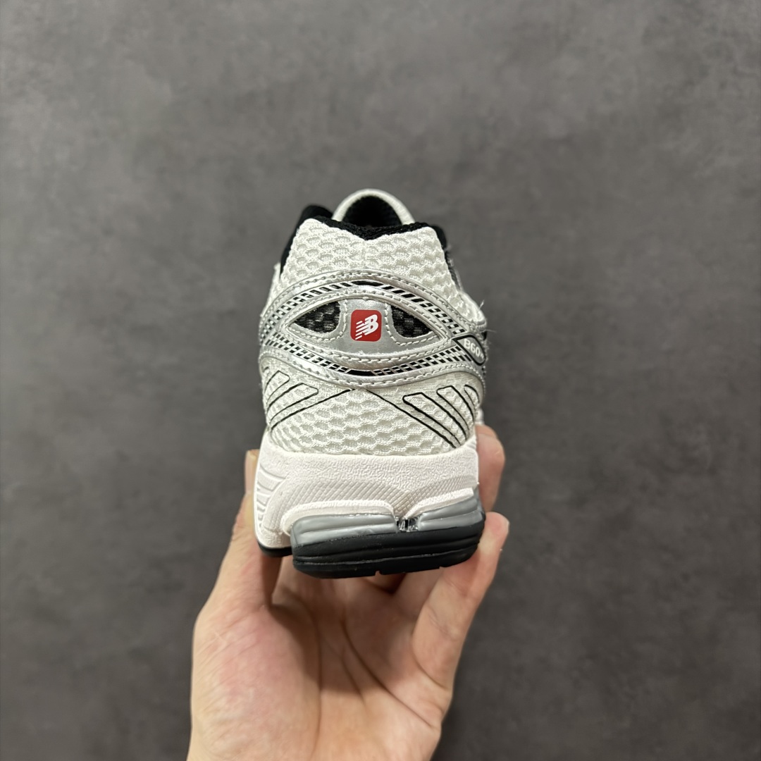 图片[4]-【公司级】New Balance NB 860V2 防滑耐磨低帮跑步鞋 灰银 正确组合大底 非市场涂漆描边大底 区别任意版本 版型清洁度一流 做工无敌 正确网格中底 原材料打造 AiméLeon Dore的灵感来自闪亮的覆盖层 这是当时高性能跑鞋的常见设计细节AiméLeonDore的思想依赖金属金色和银色贴花来赋予鞋型独特的个性 货号： ML860XD 尺码： 36 37 37.5 38 38.5 39.5 40 40.5 41.5 42 42.5 43 44 44.5 45-选品中心