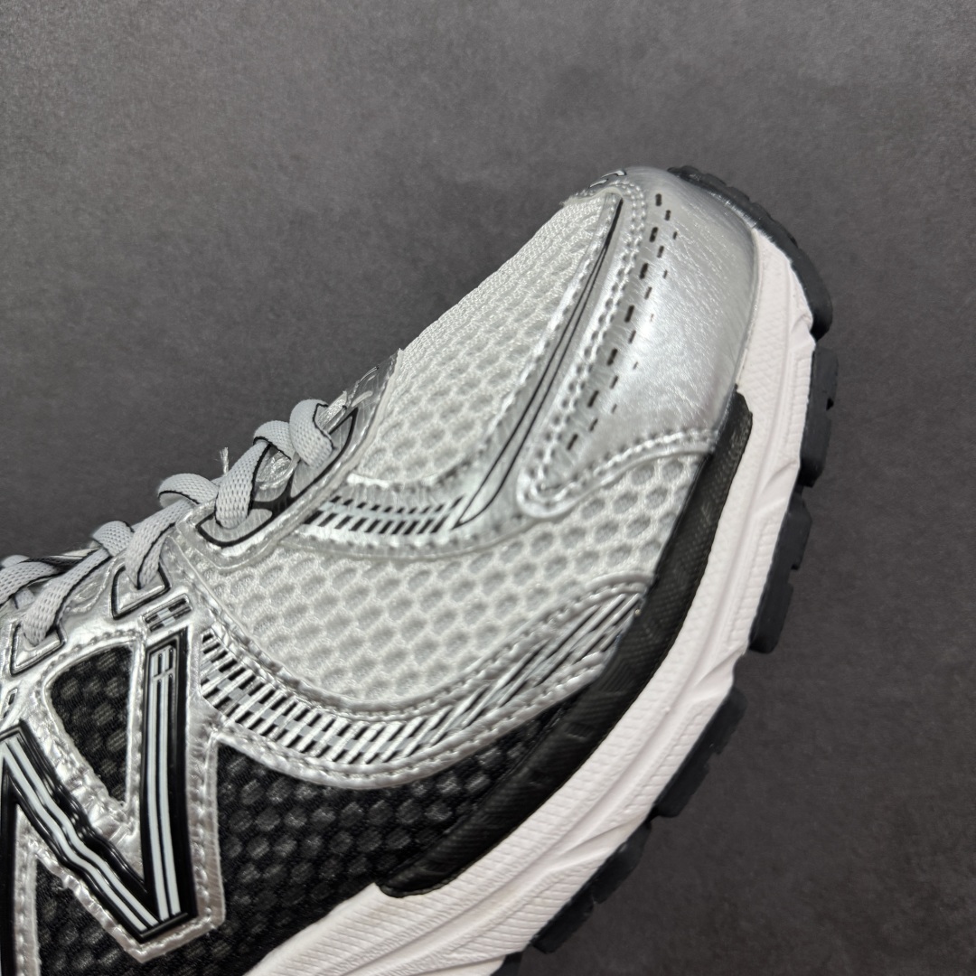 图片[5]-【公司级】New Balance NB 860V2 防滑耐磨低帮跑步鞋 灰银 正确组合大底 非市场涂漆描边大底 区别任意版本 版型清洁度一流 做工无敌 正确网格中底 原材料打造 AiméLeon Dore的灵感来自闪亮的覆盖层 这是当时高性能跑鞋的常见设计细节AiméLeonDore的思想依赖金属金色和银色贴花来赋予鞋型独特的个性 货号： ML860XD 尺码： 36 37 37.5 38 38.5 39.5 40 40.5 41.5 42 42.5 43 44 44.5 45-选品中心