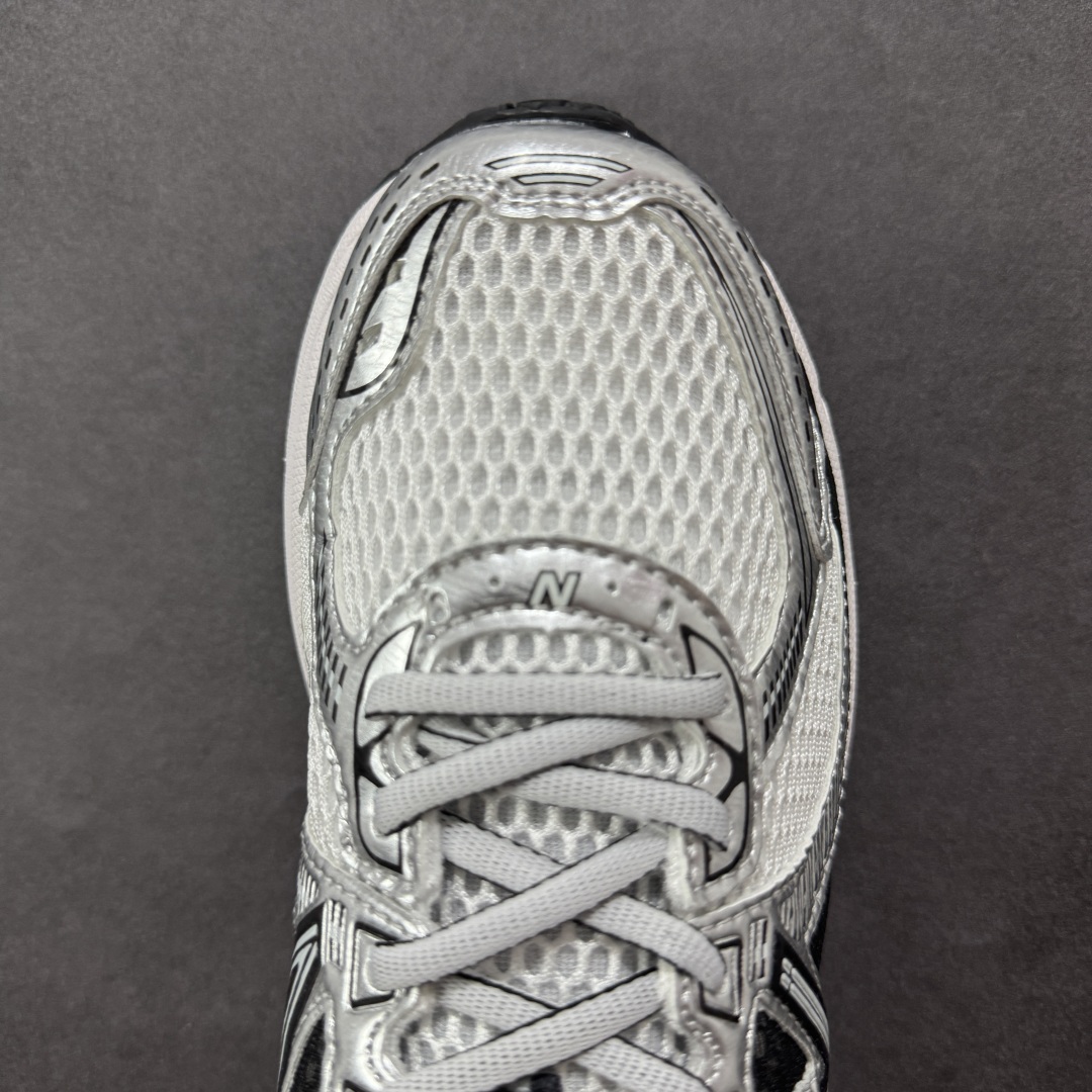 图片[8]-【公司级】New Balance NB 860V2 防滑耐磨低帮跑步鞋 灰银 正确组合大底 非市场涂漆描边大底 区别任意版本 版型清洁度一流 做工无敌 正确网格中底 原材料打造 AiméLeon Dore的灵感来自闪亮的覆盖层 这是当时高性能跑鞋的常见设计细节AiméLeonDore的思想依赖金属金色和银色贴花来赋予鞋型独特的个性 货号： ML860XD 尺码： 36 37 37.5 38 38.5 39.5 40 40.5 41.5 42 42.5 43 44 44.5 45-选品中心