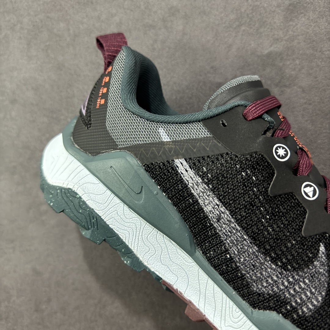 图片[6]-【公司级】耐克 Nike WildHorse 8 男子越野跑步鞋 飞野马八代 缓震透气 运动鞋 穿上Nike Wildhorse 8 越野跑步鞋，由步道起点往山顶前进，沿途征服蜿蜒小径、起伏山丘和棘手急弯。 此鞋款专为越野跑设计，集强劲抓地力、回弹缓震效能和可靠包覆设计于一身，助你在应对长距离越野跑和崎岖地形时站稳脚步，不断向前。优点：耐用，出色的锁定效果，充足的脚趾空间，在泥泞、湿地和雪地上有很好的抓地力，在硬地上也很舒适，稳定而具有保护性的中底，平稳、令人愉快的跑步感觉，最适合日常训练和越野长慢跑。 货号：DR2686-004 尺码：39-45-选品中心