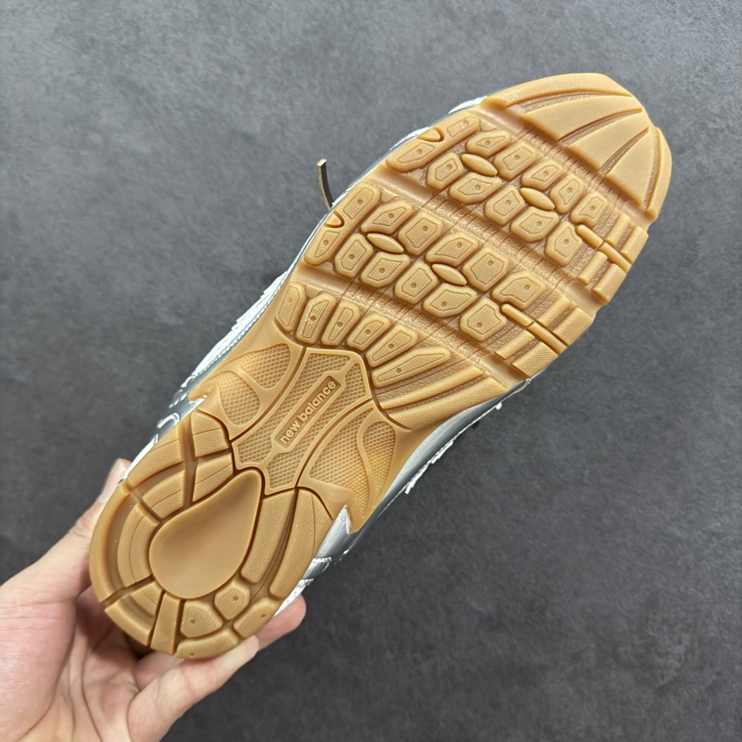 图片[9]-【福利特价】Miumiu x New Balance NB530 新百伦缪缪联名款复古运动鞋 全套原楦原纸板原厂数据开发 原厂三文治网纱 原装进口羊皮加羊反绒正确绒感卡色 正确中底拉帮中底纸板满印细节 冲裁组合 匠心打造 耗时两个月开发完成 工艺极其复杂难度可想而知 正确私模大底 跑量专用 尺码：36-45-选品中心