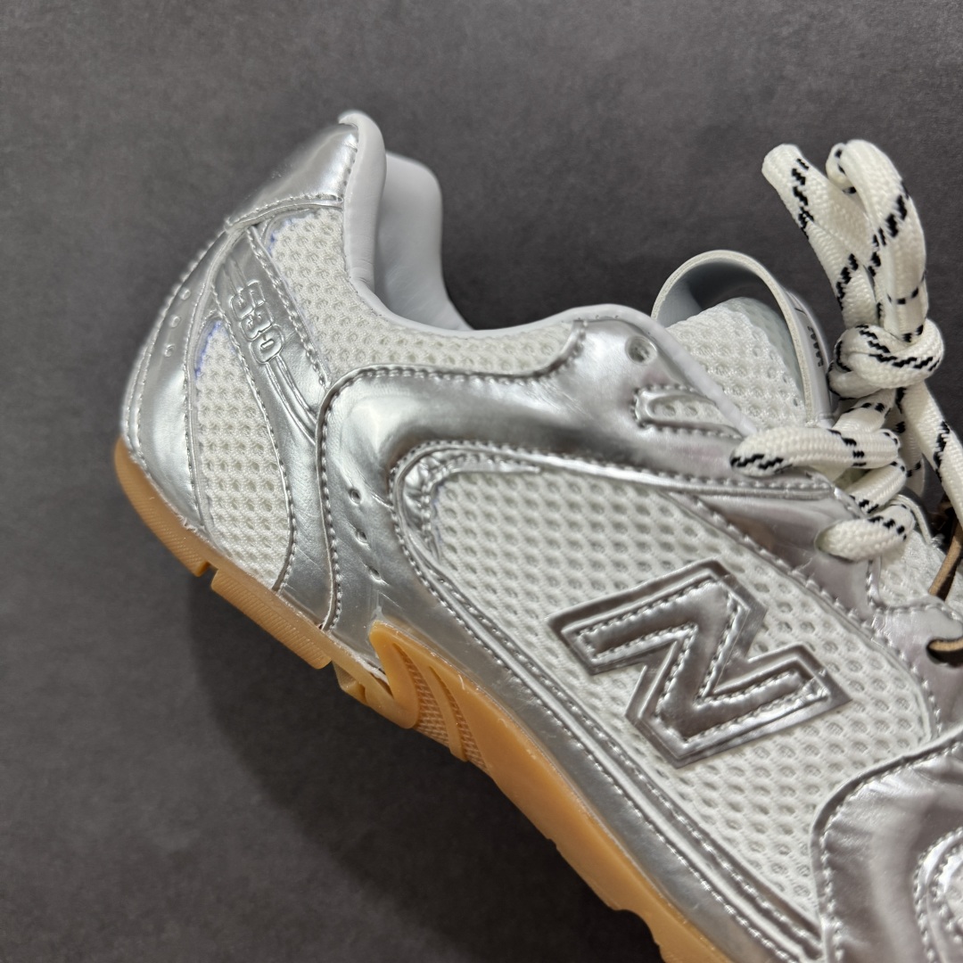 图片[6]-【福利特价】Miumiu x New Balance NB530 新百伦缪缪联名款复古运动鞋 全套原楦原纸板原厂数据开发 原厂三文治网纱 原装进口羊皮加羊反绒正确绒感卡色 正确中底拉帮中底纸板满印细节 冲裁组合 匠心打造 耗时两个月开发完成 工艺极其复杂难度可想而知 正确私模大底 跑量专用 尺码：36-45-选品中心