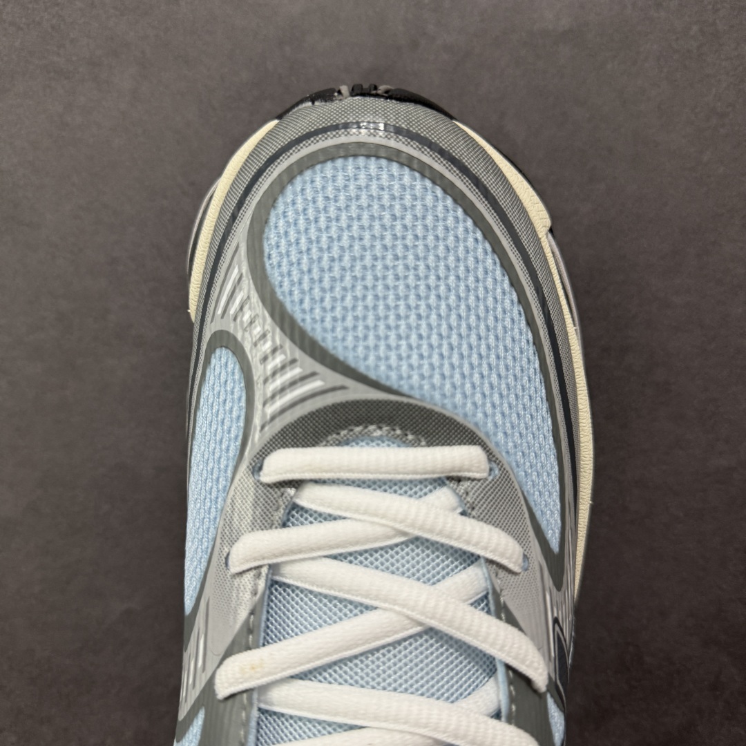 图片[8]-【纯原C版】New Balance 新百伦 NB2000 网面休闲鞋 复古还要机能，NB官方重磅新品。一款融合复古设计与现代科技的跑鞋，以其经典的造型和舒适脚感，成为2025年复古潮流爱好的推荐单品。 极具视觉冲击力的5根ABZORB单元，以及无缝鞋面的设计，加上3M反光材质的装饰，比之前推出的9060系列更夸张，更具未来感。 货号：U2000BA 尺码：36-45-选品中心