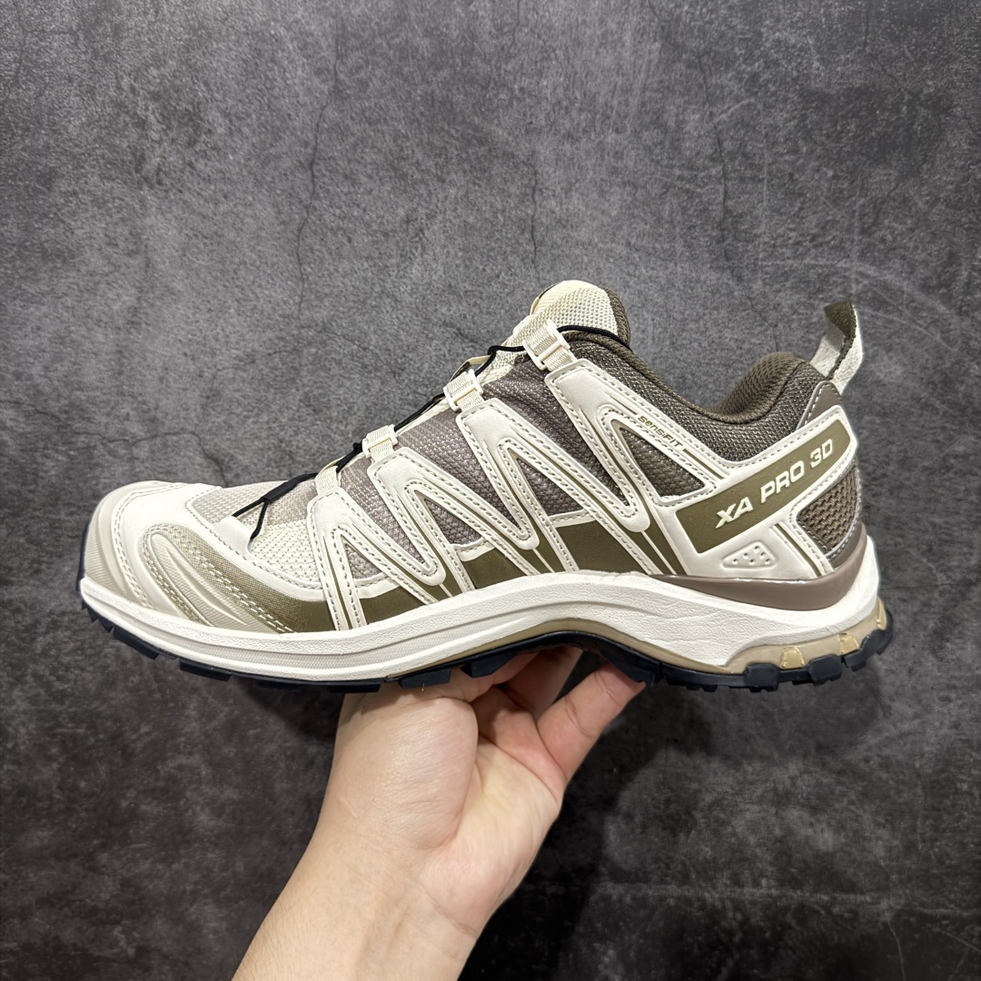 图片[2]-【绿x版】SALOMON XA Pro 3D ADV 萨洛蒙潮流越野机能户外功能鞋 石灰色 478848 新配色出货 纯原外贸平台特供订单 耗时半年巨作 全套原纸板楦头开发 原厂特供网布配套加持 确保原汁原味 完美呈现版型 原档数据独家私模五层组合大底 男女鞋同步官方开发至46.5 原装Ortholite轻量化鞋垫 中底布带钢印编号 原厂TPU锁扣 进口港宝加持 后跟自然饱满 还原公司包裹性 鞋面采用SENSIFT贴合技术 全方位贴合包裹脚型 鞋跟部鞋底牵引设计 提供强大的抓地性能 更适应野外崎岖不平的道路 其3D ADVANCED CHASSIS底盘 材料轻量大化 钉齿设计更具稳定性 防护性 鞋底易磨损区运用CONTAGRIP高耐磨材料 应对城市硬质路面长距离跑考验 尺码：36 36.5 37.5 38 38.5 39 40 40.5 41 42 42.5 43 44 44.5 45 46 46.5-选品中心