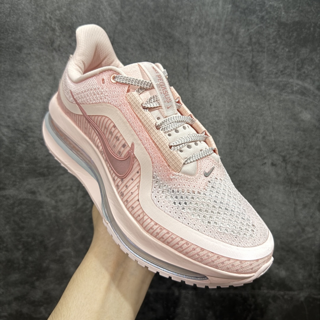 图片[3]-【H11纯原】Nike Pegasus Premium Airscape 舒适百搭减震防滑耐磨透气 低帮跑步鞋     低帮跑步鞋，粉色配色，简约又不失活力，上脚超吸睛。  它不仅颜值高，性能更是一绝！  全掌气垫科技，减震防滑超耐磨，每一步都能感受到强劲回弹，给双脚舒适支撑。  透气鞋面，跑步时双脚也能自由呼吸。    #独家原包 原底原料 开模打造  #原厂鞋标 高精密准度  #原楦原纸板开发 匹配原版98%以上  #后跟弧度 正确呈现  #原厂皮料 质感无敌  #皮料切割干净 无任何毛边 清洁度细节完美    货号：HQ2593-601    尺码：36 36.5 37.5 38 38.5 39 40 40.5 41 42 42.5 43 44 45 46-选品中心