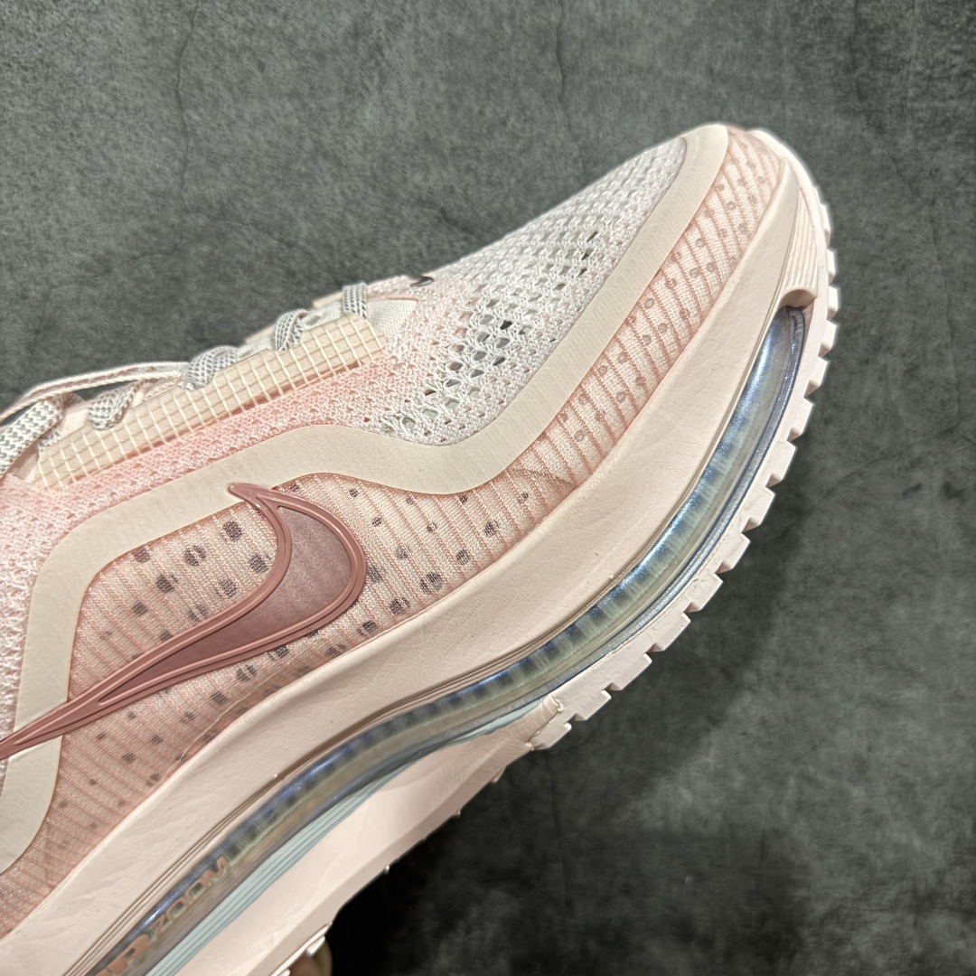 图片[6]-【H11纯原】Nike Pegasus Premium Airscape 舒适百搭减震防滑耐磨透气 低帮跑步鞋     低帮跑步鞋，粉色配色，简约又不失活力，上脚超吸睛。  它不仅颜值高，性能更是一绝！  全掌气垫科技，减震防滑超耐磨，每一步都能感受到强劲回弹，给双脚舒适支撑。  透气鞋面，跑步时双脚也能自由呼吸。    #独家原包 原底原料 开模打造  #原厂鞋标 高精密准度  #原楦原纸板开发 匹配原版98%以上  #后跟弧度 正确呈现  #原厂皮料 质感无敌  #皮料切割干净 无任何毛边 清洁度细节完美    货号：HQ2593-601    尺码：36 36.5 37.5 38 38.5 39 40 40.5 41 42 42.5 43 44 45 46-选品中心