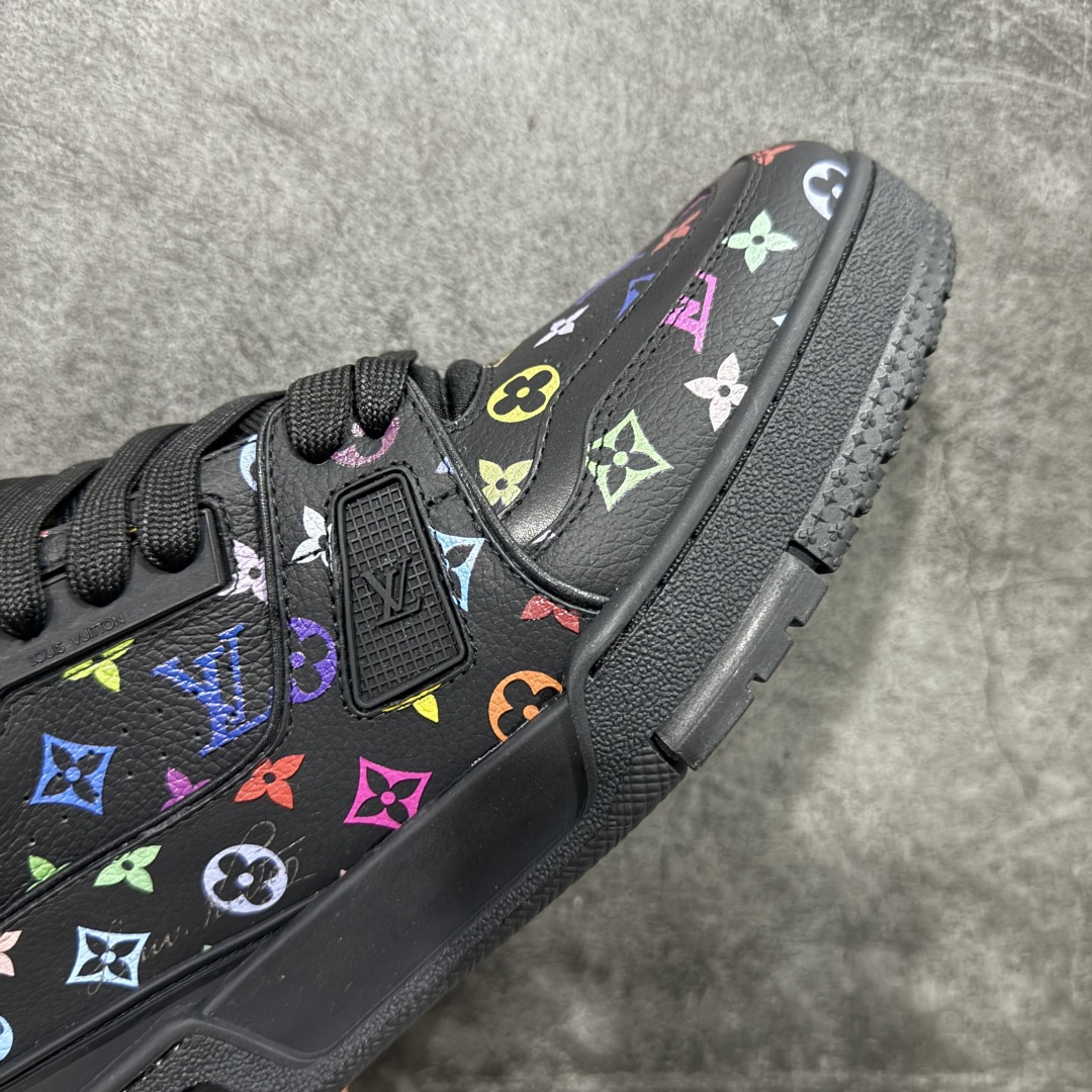 图片[6]-【HS纯原礼盒版福利】 LV Trainer系列高奢运动鞋 新款芯片顶级 潮人必备单品 同步ZP官网空胶工艺 鞋舌、挂饰均镶嵌NFC芯片感应装置 正确胶片断点式设计 中底正确还原原版油印字母比例 1：1原楦格板、楦头、刀磨全新升级！ 独家订制顶级压纹麂皮 原版开模TPU大底 质感原版一致 垫脚聚米微料加透气英伦网布 披靡市场任何版本！细节完美呈现！ 代购指定版本 全新升级最新双盒包装 扫码秒进官网！ 全套包装配件同比原版 尺码： 39-45-选品中心