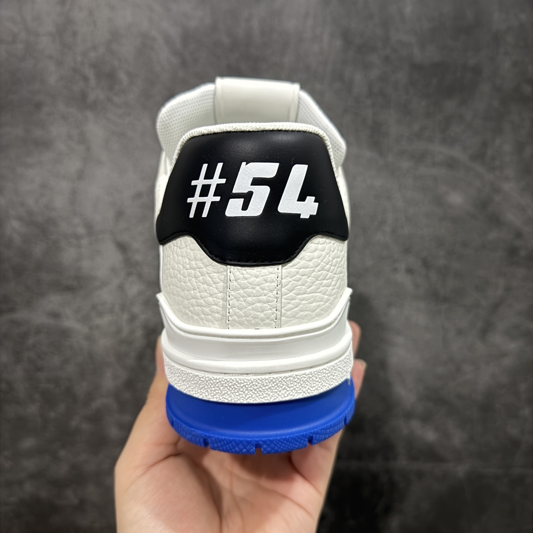 图片[4]-【HS纯原礼盒版福利】 LV Trainer系列高奢运动鞋 新款芯片顶级 潮人必备单品 同步ZP官网空胶工艺 鞋舌、挂饰均镶嵌NFC芯片感应装置 正确胶片断点式设计 中底正确还原原版油印字母比例 1：1原楦格板、楦头、刀磨全新升级！ 独家订制顶级压纹麂皮 原版开模TPU大底 质感原版一致 垫脚聚米微料加透气英伦网布 披靡市场任何版本！细节完美呈现！ 代购指定版本 全新升级最新双盒包装 扫码秒进官网！ 全套包装配件同比原版 尺码： 39-45-选品中心