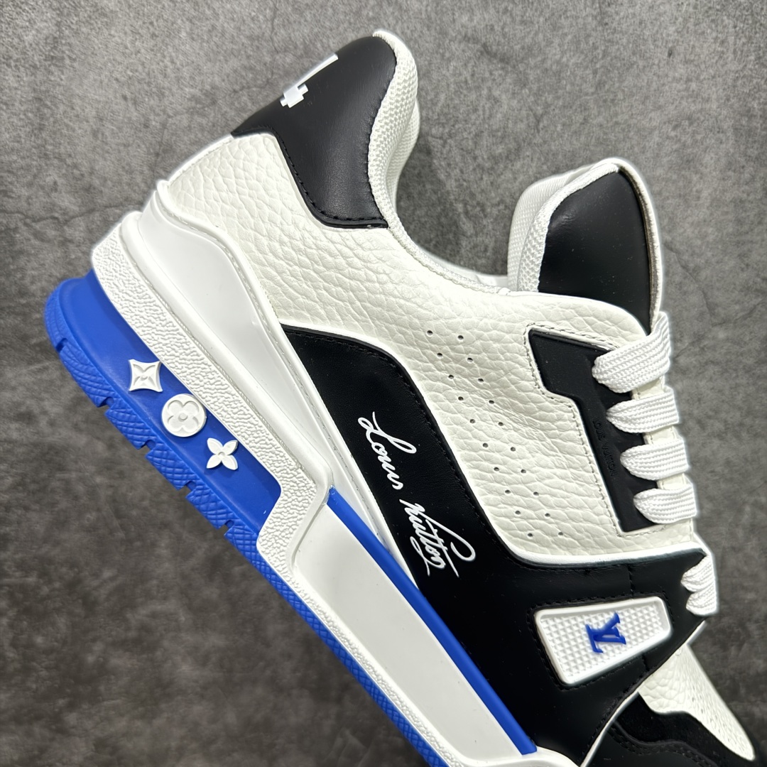 图片[7]-【HS纯原礼盒版福利】 LV Trainer系列高奢运动鞋 新款芯片顶级 潮人必备单品 同步ZP官网空胶工艺 鞋舌、挂饰均镶嵌NFC芯片感应装置 正确胶片断点式设计 中底正确还原原版油印字母比例 1：1原楦格板、楦头、刀磨全新升级！ 独家订制顶级压纹麂皮 原版开模TPU大底 质感原版一致 垫脚聚米微料加透气英伦网布 披靡市场任何版本！细节完美呈现！ 代购指定版本 全新升级最新双盒包装 扫码秒进官网！ 全套包装配件同比原版 尺码： 39-45-选品中心