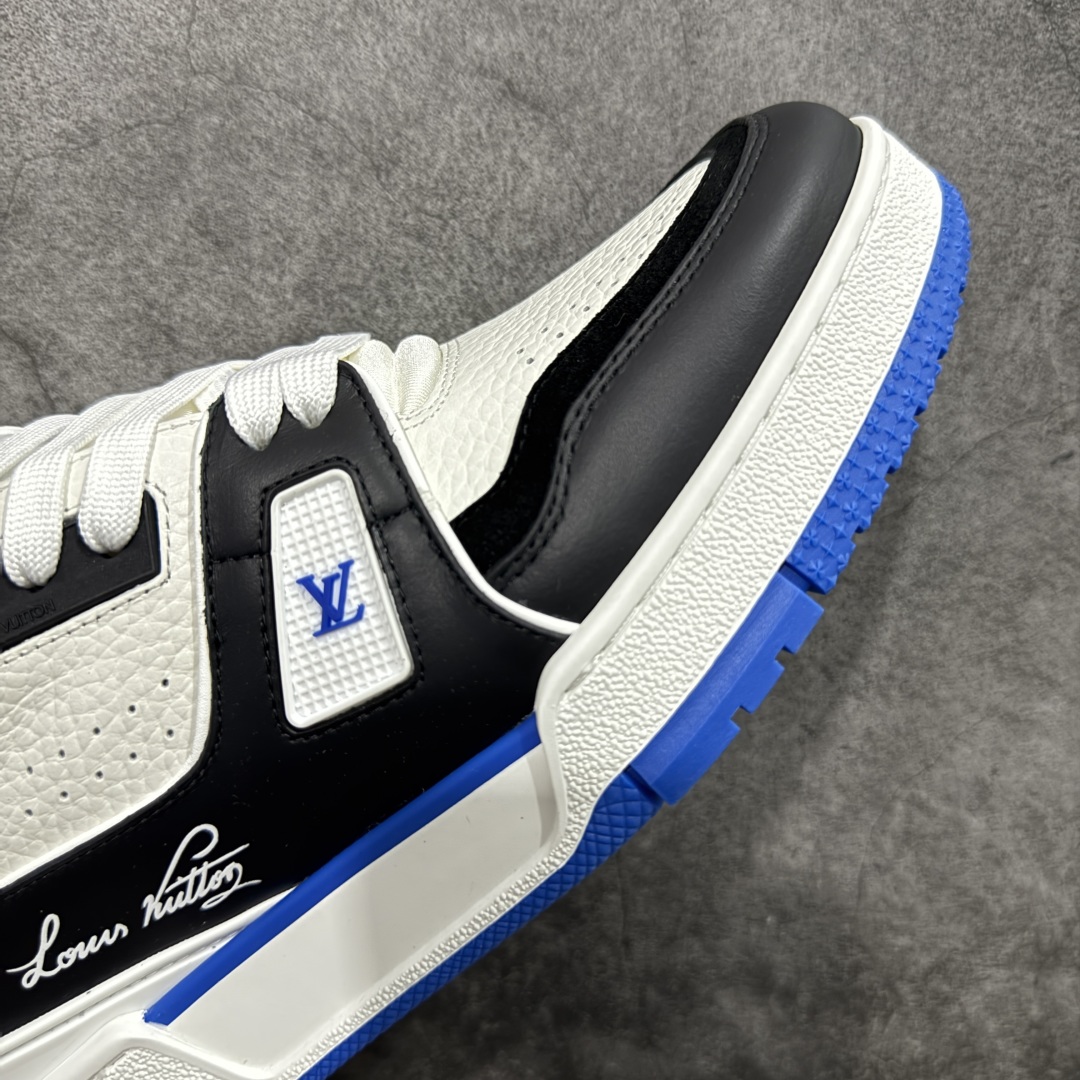 图片[6]-【HS纯原礼盒版福利】 LV Trainer系列高奢运动鞋 新款芯片顶级 潮人必备单品 同步ZP官网空胶工艺 鞋舌、挂饰均镶嵌NFC芯片感应装置 正确胶片断点式设计 中底正确还原原版油印字母比例 1：1原楦格板、楦头、刀磨全新升级！ 独家订制顶级压纹麂皮 原版开模TPU大底 质感原版一致 垫脚聚米微料加透气英伦网布 披靡市场任何版本！细节完美呈现！ 代购指定版本 全新升级最新双盒包装 扫码秒进官网！ 全套包装配件同比原版 尺码： 39-45-选品中心