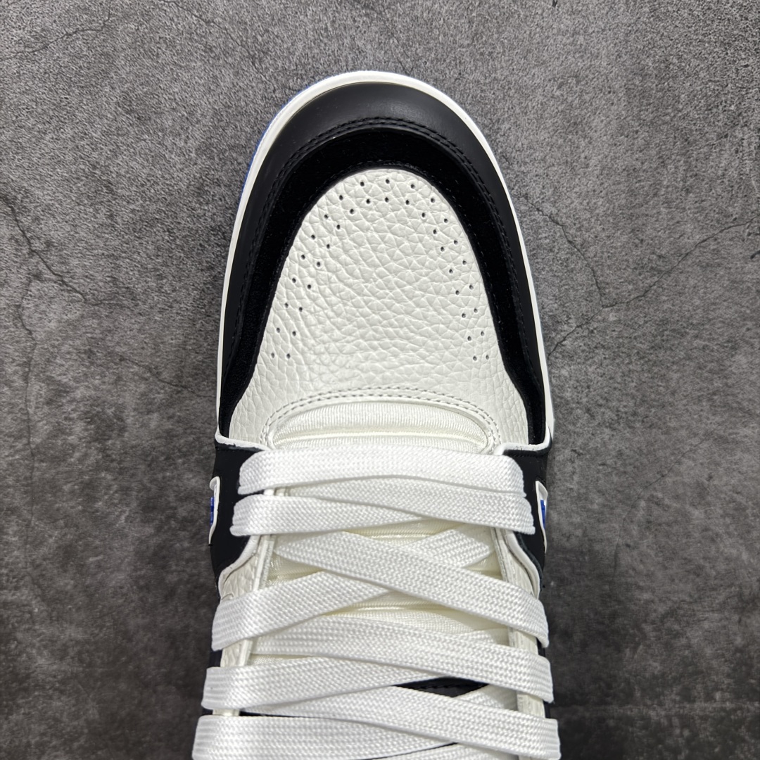 图片[5]-【HS纯原礼盒版福利】 LV Trainer系列高奢运动鞋 新款芯片顶级 潮人必备单品 同步ZP官网空胶工艺 鞋舌、挂饰均镶嵌NFC芯片感应装置 正确胶片断点式设计 中底正确还原原版油印字母比例 1：1原楦格板、楦头、刀磨全新升级！ 独家订制顶级压纹麂皮 原版开模TPU大底 质感原版一致 垫脚聚米微料加透气英伦网布 披靡市场任何版本！细节完美呈现！ 代购指定版本 全新升级最新双盒包装 扫码秒进官网！ 全套包装配件同比原版 尺码： 39-45-选品中心