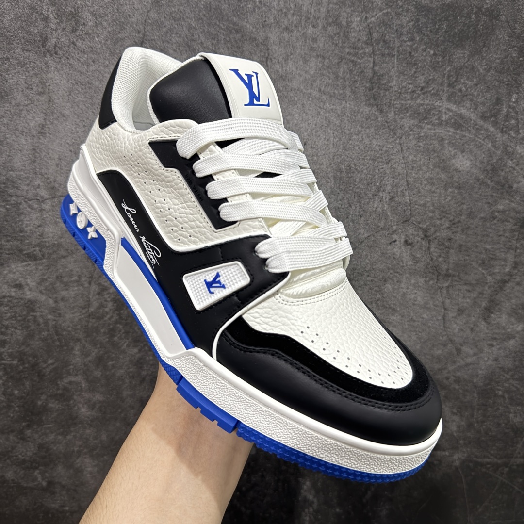 图片[3]-【HS纯原礼盒版福利】 LV Trainer系列高奢运动鞋 新款芯片顶级 潮人必备单品 同步ZP官网空胶工艺 鞋舌、挂饰均镶嵌NFC芯片感应装置 正确胶片断点式设计 中底正确还原原版油印字母比例 1：1原楦格板、楦头、刀磨全新升级！ 独家订制顶级压纹麂皮 原版开模TPU大底 质感原版一致 垫脚聚米微料加透气英伦网布 披靡市场任何版本！细节完美呈现！ 代购指定版本 全新升级最新双盒包装 扫码秒进官网！ 全套包装配件同比原版 尺码： 39-45-选品中心