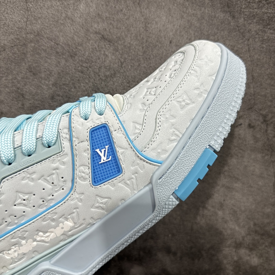 图片[6]-【HS纯原礼盒版福利】 LV Trainer系列高奢运动鞋 新款芯片顶级 潮人必备单品 同步ZP官网空胶工艺 鞋舌、挂饰均镶嵌NFC芯片感应装置 正确胶片断点式设计 中底正确还原原版油印字母比例 1：1原楦格板、楦头、刀磨全新升级！ 独家订制顶级压纹麂皮 原版开模TPU大底 质感原版一致 垫脚聚米微料加透气英伦网布 披靡市场任何版本！细节完美呈现！ 代购指定版本 全新升级最新双盒包装 扫码秒进官网！ 全套包装配件同比原版 尺码： 39-45-选品中心