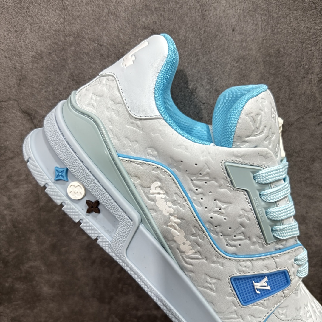 图片[7]-【HS纯原礼盒版福利】 LV Trainer系列高奢运动鞋 新款芯片顶级 潮人必备单品 同步ZP官网空胶工艺 鞋舌、挂饰均镶嵌NFC芯片感应装置 正确胶片断点式设计 中底正确还原原版油印字母比例 1：1原楦格板、楦头、刀磨全新升级！ 独家订制顶级压纹麂皮 原版开模TPU大底 质感原版一致 垫脚聚米微料加透气英伦网布 披靡市场任何版本！细节完美呈现！ 代购指定版本 全新升级最新双盒包装 扫码秒进官网！ 全套包装配件同比原版 尺码： 39-45-选品中心