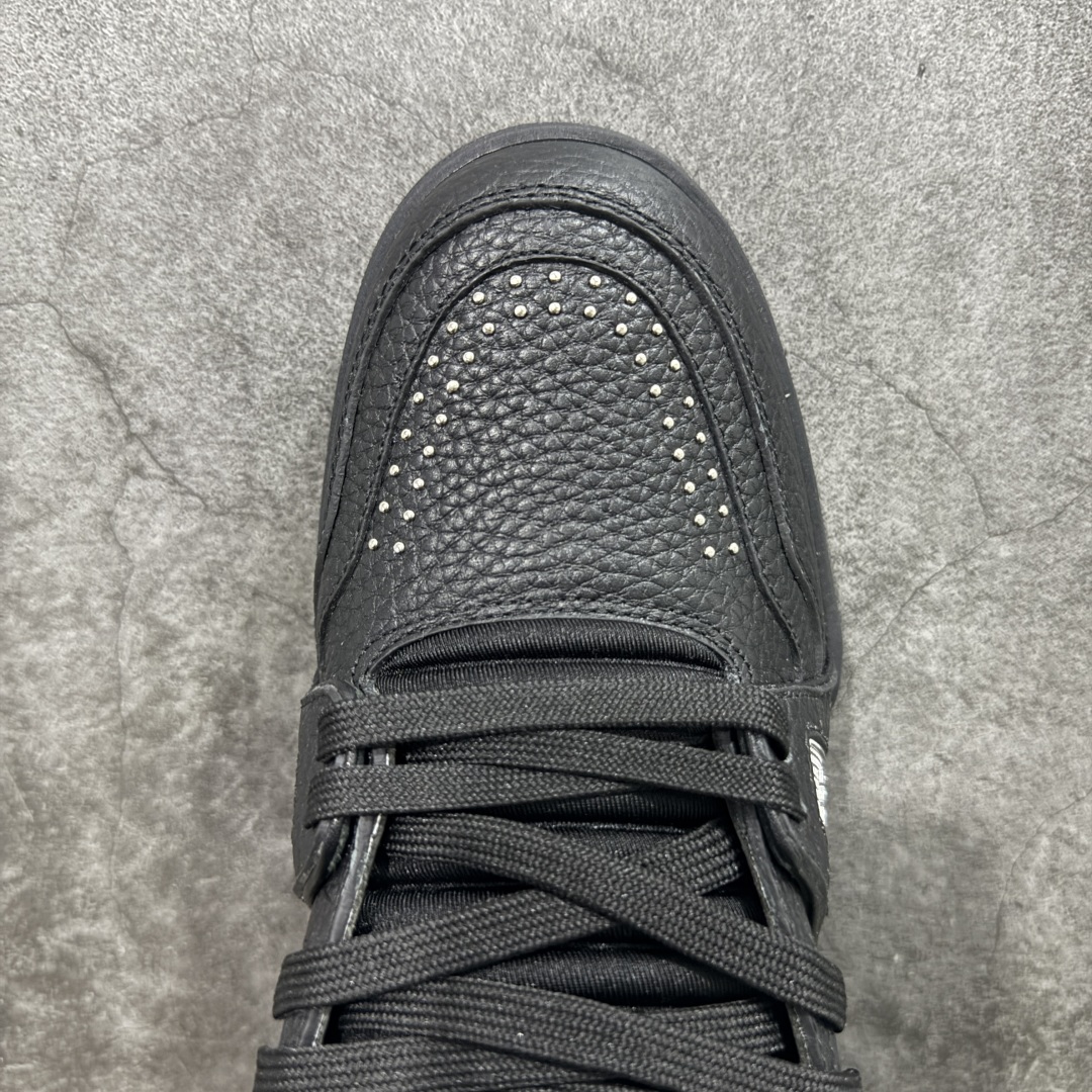 图片[5]-【HS纯原礼盒版福利】 LV Trainer系列高奢运动鞋 新款芯片顶级 潮人必备单品 同步ZP官网空胶工艺 鞋舌、挂饰均镶嵌NFC芯片感应装置 正确胶片断点式设计 中底正确还原原版油印字母比例 1：1原楦格板、楦头、刀磨全新升级！ 独家订制顶级压纹麂皮 原版开模TPU大底 质感原版一致 垫脚聚米微料加透气英伦网布 披靡市场任何版本！细节完美呈现！ 代购指定版本 全新升级最新双盒包装 扫码秒进官网！ 全套包装配件同比原版 尺码： 39-45-选品中心