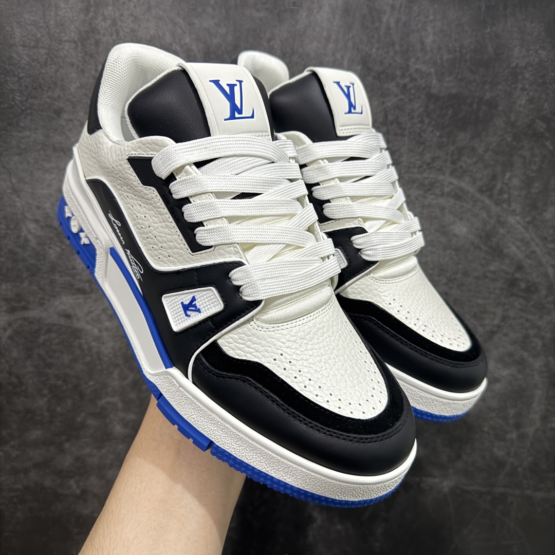 图片[11]-【HS纯原礼盒版福利】 LV Trainer系列高奢运动鞋 新款芯片顶级 潮人必备单品 同步ZP官网空胶工艺 鞋舌、挂饰均镶嵌NFC芯片感应装置 正确胶片断点式设计 中底正确还原原版油印字母比例 1：1原楦格板、楦头、刀磨全新升级！ 独家订制顶级压纹麂皮 原版开模TPU大底 质感原版一致 垫脚聚米微料加透气英伦网布 披靡市场任何版本！细节完美呈现！ 代购指定版本 全新升级最新双盒包装 扫码秒进官网！ 全套包装配件同比原版 尺码： 39-45-选品中心