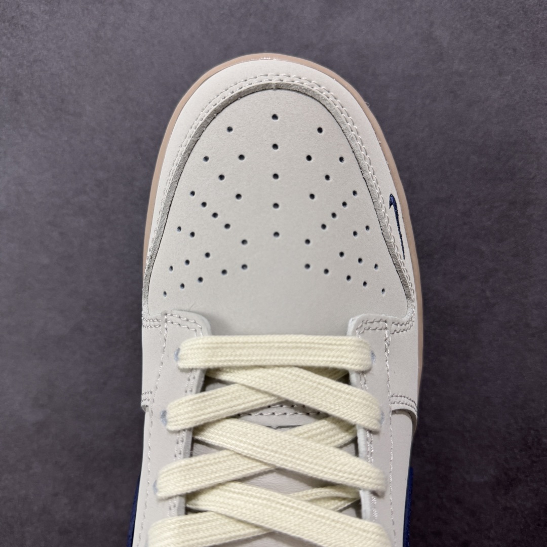  
【定制版】海外爆款限量发售！高端定制Nike SB Dunk Low 巴黎世家联名---浅棕深蓝勾 