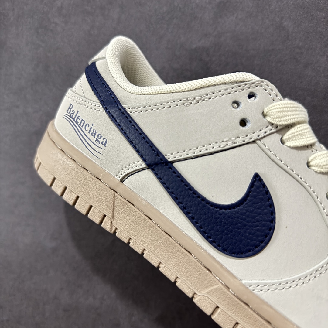  
【定制版】海外爆款限量发售！高端定制Nike SB Dunk Low 巴黎世家联名---浅棕深蓝勾 