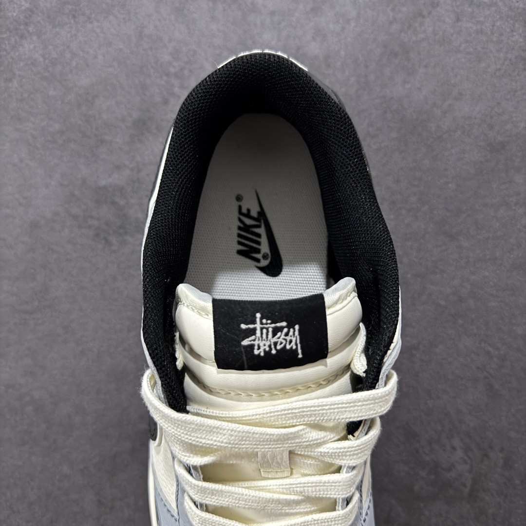   
【定制版】Nike SB Dunk Low 斯图西联名 灰黑勾 周年高端定制 低帮休闲板鞋 XS6