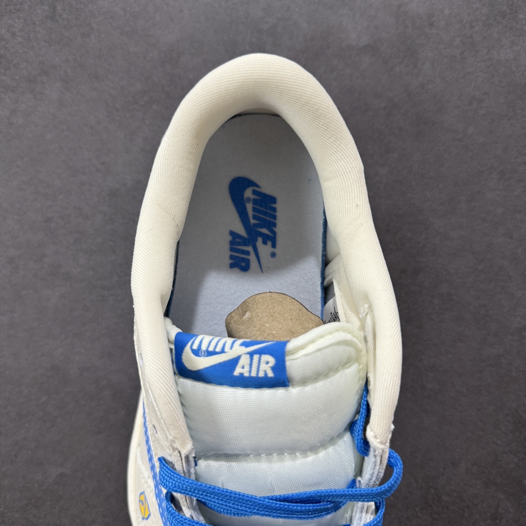 图片[7]-【定制版】Travis Scott x Fragment Design x Air Jordan 1 Low OG SP AJ1 乔1 叮当猫 低帮文化休闲板鞋 XS2024-068  #多方联名合作融合了Travis Scott 独特的音乐风格，藤原浩个性的设计风格以及Jordan品牌的经典元素 使其成为一双具有独特身份和价值的鞋子 清新而立体的外观加上联名标识更突出了其独特身份 这种配色方案显示出活力和时尚感 在视觉上引人注目 鞋身的质感和细腻的细节处理使其显得高端而格调十足 这款“倒钩”联名是设计与创意完美结合 融合多方的个性风格是一款备受瞩目的潮流鞋款  尺码：36 36.5 37.5 38 38.5 39 40 40.5 41 42 42.5 43 44 44.5 45-选品中心