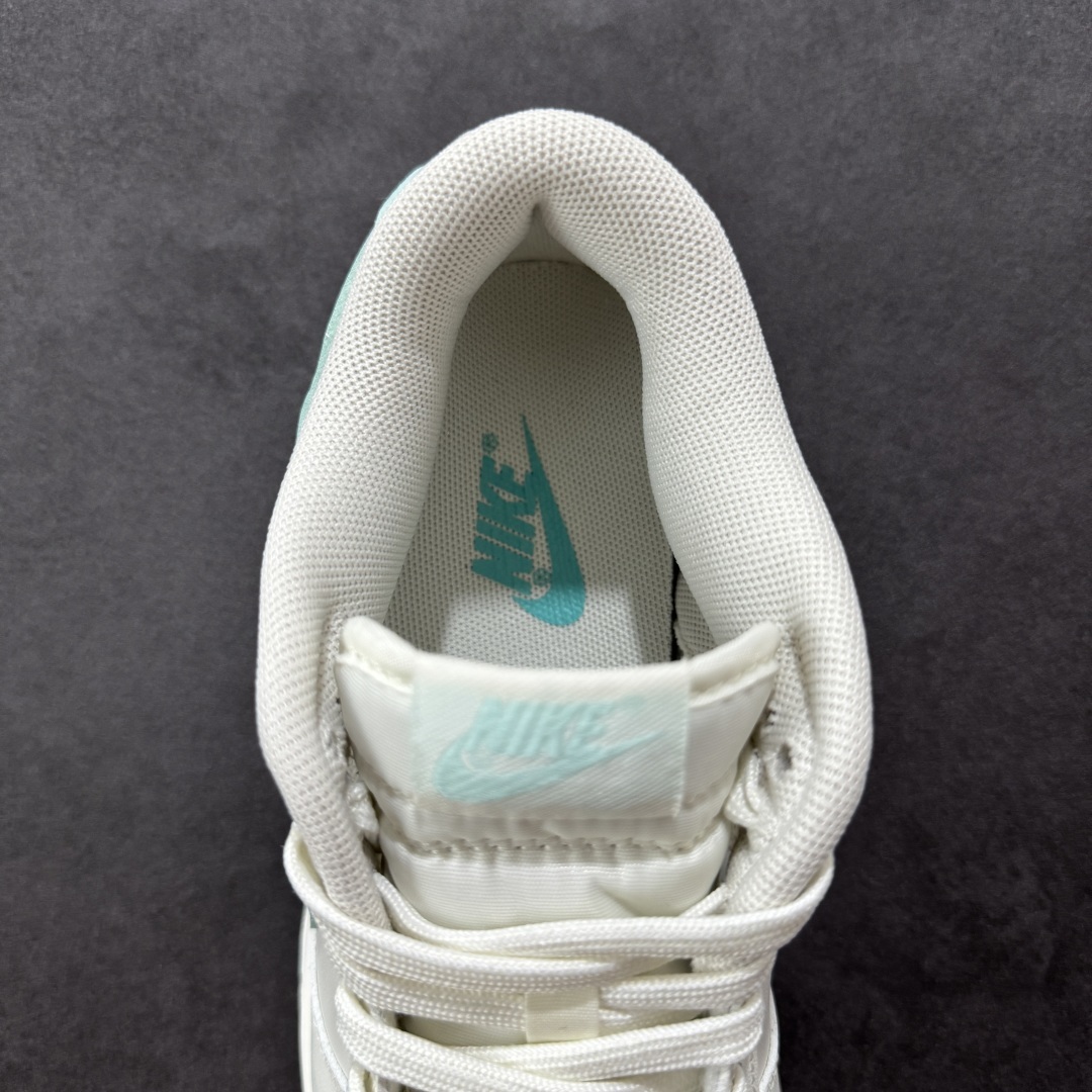 【YC纯原】NK Dunk Low 薄荷曼波 WC0212-017
当杏仁奶白拥抱一缕薄荷蓝的风,