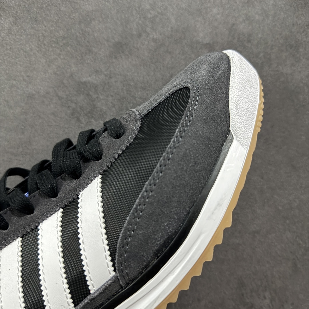 图片[5]-【公司级】adidas originals SL 72 防滑耐磨 低帮 运动休闲鞋 SL72 作为更加小众的鞋型，大面积网眼鞋面极为吸睛。 高饱和度的绿色装扮辅以橘黄色以及深棕色，拥有不错的异域风情。 鞋舌上同样带有双方品牌 LOGO，同时编织细节更为丰富，鞋舌、后跟位置均有大面积体现。 麂皮材质与网眼的组合本就具备十足的复古气质，鞋帮下方点缀的棕色压印 Wales Bonner 十分精美。 后跟收尾以皮革材质打造，搭配上编织细节，让整体具备浓厚的「手工打造」感觉，带有粗犷美学！ 货号 JI1281 尺码 36 36.5 37 38 38.5 39 40 40.5 41 42 42.5 43 44 44.5 45-选品中心