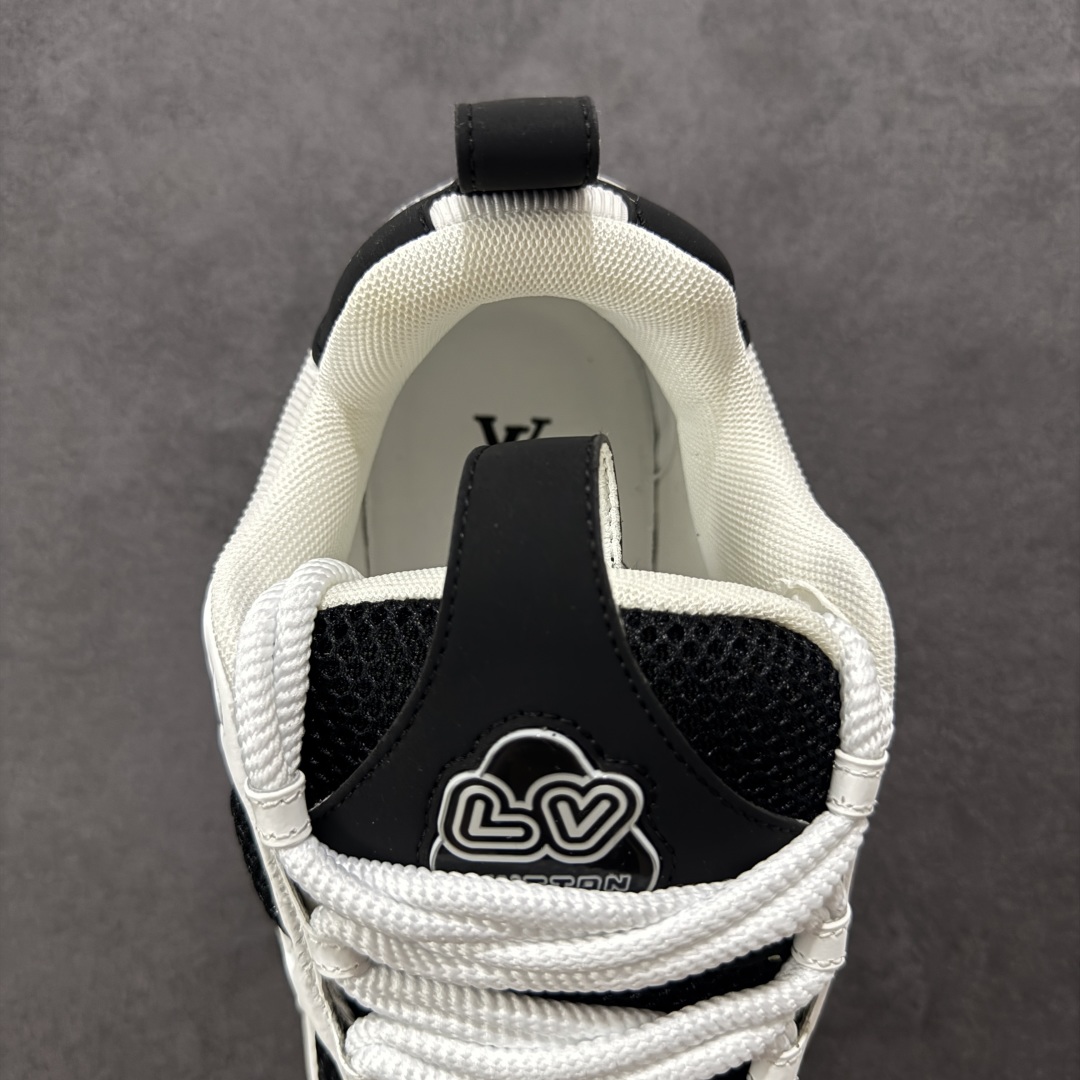 图片[7]-【原装礼盒版】Louis Vuitton SKATE lv路易威登系带时装走秀运动时尚板鞋 外贸零售特供批次 2023全新纸板数据 印花高频效果碾压市面 市售天花板产物 耗时半年巨作 全套原厂新版原纸板楦头开发 原厂特供皮料加持 市场所有版本中综合最强的货品 GD实力大厂出品 全网最全配色更新最快 最成熟的做工稳定的品控 完美鞋型超高的清洁度 零毛边线头瑕疵 全套原楦原纸版原鞋开模 全网最具灵魂的版型 正确原装黄色鞋盒 正确中底印花 鞋面印花3D高频深度立体 全鞋电脑针车 紧密相连 针距密度一致 环保乳胶注塑鞋垫 厚度脚感还原原版 皮面裁剪部位 统一油边封口工艺 原装橡胶大底含胶量大底组合零偏差 专柜全套包装 防尘袋 说明书 质保卡 男女鞋 尺码：35 36 37 38 39 40 41 42 43 44 45 46 47-选品中心