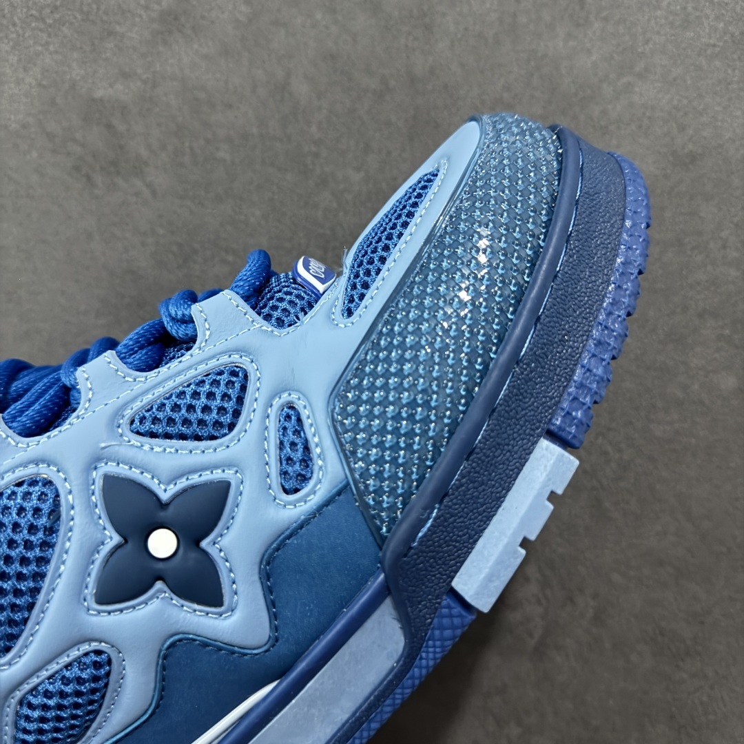 图片[5]-【原装礼盒版】Louis Vuitton SKATE lv路易威登系带时装走秀运动时尚板鞋 外贸零售特供批次 2023全新纸板数据 印花高频效果碾压市面 市售天花板产物 耗时半年巨作 全套原厂新版原纸板楦头开发 原厂特供皮料加持 市场所有版本中综合最强的货品 GD实力大厂出品 全网最全配色更新最快 最成熟的做工稳定的品控 完美鞋型超高的清洁度 零毛边线头瑕疵 全套原楦原纸版原鞋开模 全网最具灵魂的版型 正确原装黄色鞋盒 正确中底印花 鞋面印花3D高频深度立体 全鞋电脑针车 紧密相连 针距密度一致 环保乳胶注塑鞋垫 厚度脚感还原原版 皮面裁剪部位 统一油边封口工艺 原装橡胶大底含胶量大底组合零偏差 专柜全套包装 防尘袋 说明书 质保卡 男女鞋 尺码：35 36 37 38 39 40 41 42 43 44 45 46 47-选品中心