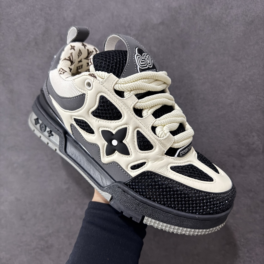 图片[3]-【原装礼盒版】Louis Vuitton SKATE lv路易威登系带时装走秀运动时尚板鞋 外贸零售特供批次 2023全新纸板数据 印花高频效果碾压市面 市售天花板产物 耗时半年巨作 全套原厂新版原纸板楦头开发 原厂特供皮料加持 市场所有版本中综合最强的货品 GD实力大厂出品 全网最全配色更新最快 最成熟的做工稳定的品控 完美鞋型超高的清洁度 零毛边线头瑕疵 全套原楦原纸版原鞋开模 全网最具灵魂的版型 正确原装黄色鞋盒 正确中底印花 鞋面印花3D高频深度立体 全鞋电脑针车 紧密相连 针距密度一致 环保乳胶注塑鞋垫 厚度脚感还原原版 皮面裁剪部位 统一油边封口工艺 原装橡胶大底含胶量大底组合零偏差 专柜全套包装 防尘袋 说明书 质保卡 男女鞋 尺码：35 36 37 38 39 40 41 42 43 44 45 46 47-选品中心