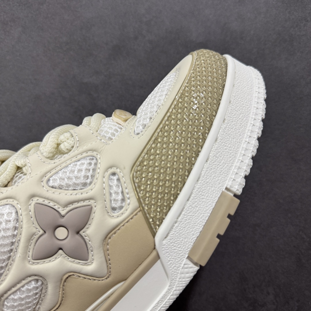 图片[5]-【原装礼盒版】Louis Vuitton SKATE lv路易威登系带时装走秀运动时尚板鞋 外贸零售特供批次 2023全新纸板数据 印花高频效果碾压市面 市售天花板产物 耗时半年巨作 全套原厂新版原纸板楦头开发 原厂特供皮料加持 市场所有版本中综合最强的货品 GD实力大厂出品 全网最全配色更新最快 最成熟的做工稳定的品控 完美鞋型超高的清洁度 零毛边线头瑕疵 全套原楦原纸版原鞋开模 全网最具灵魂的版型 正确原装黄色鞋盒 正确中底印花 鞋面印花3D高频深度立体 全鞋电脑针车 紧密相连 针距密度一致 环保乳胶注塑鞋垫 厚度脚感还原原版 皮面裁剪部位 统一油边封口工艺 原装橡胶大底含胶量大底组合零偏差 专柜全套包装 防尘袋 说明书 质保卡 男女鞋 尺码：35 36 37 38 39 40 41 42 43 44 45 46 47-选品中心