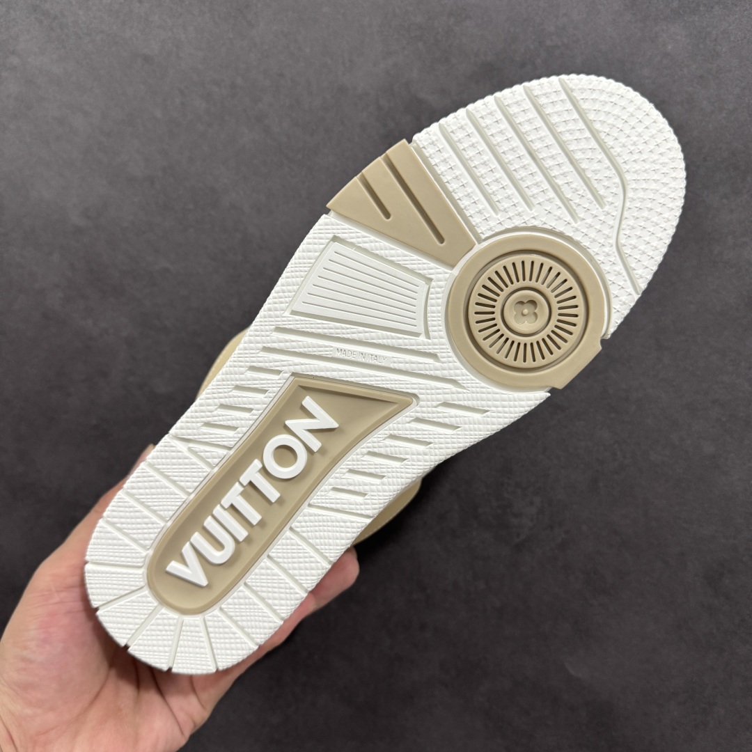 图片[9]-【原装礼盒版】Louis Vuitton SKATE lv路易威登系带时装走秀运动时尚板鞋 外贸零售特供批次 2023全新纸板数据 印花高频效果碾压市面 市售天花板产物 耗时半年巨作 全套原厂新版原纸板楦头开发 原厂特供皮料加持 市场所有版本中综合最强的货品 GD实力大厂出品 全网最全配色更新最快 最成熟的做工稳定的品控 完美鞋型超高的清洁度 零毛边线头瑕疵 全套原楦原纸版原鞋开模 全网最具灵魂的版型 正确原装黄色鞋盒 正确中底印花 鞋面印花3D高频深度立体 全鞋电脑针车 紧密相连 针距密度一致 环保乳胶注塑鞋垫 厚度脚感还原原版 皮面裁剪部位 统一油边封口工艺 原装橡胶大底含胶量大底组合零偏差 专柜全套包装 防尘袋 说明书 质保卡 男女鞋 尺码：35 36 37 38 39 40 41 42 43 44 45 46 47-选品中心