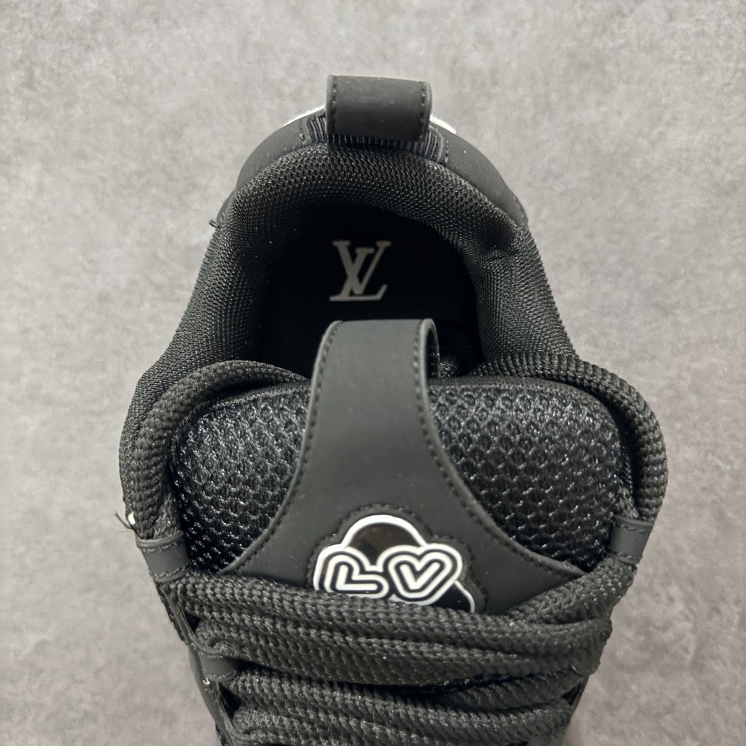 图片[7]-【原装礼盒版】Louis Vuitton SKATE lv路易威登系带时装走秀运动时尚板鞋 外贸零售特供批次 2023全新纸板数据 印花高频效果碾压市面 市售天花板产物 耗时半年巨作 全套原厂新版原纸板楦头开发 原厂特供皮料加持 市场所有版本中综合最强的货品 GD实力大厂出品 全网最全配色更新最快 最成熟的做工稳定的品控 完美鞋型超高的清洁度 零毛边线头瑕疵 全套原楦原纸版原鞋开模 全网最具灵魂的版型 正确原装黄色鞋盒 正确中底印花 鞋面印花3D高频深度立体 全鞋电脑针车 紧密相连 针距密度一致 环保乳胶注塑鞋垫 厚度脚感还原原版 皮面裁剪部位 统一油边封口工艺 原装橡胶大底含胶量大底组合零偏差 专柜全套包装 防尘袋 说明书 质保卡 男女鞋 尺码：35 36 37 38 39 40 41 42 43 44 45 46 47-选品中心