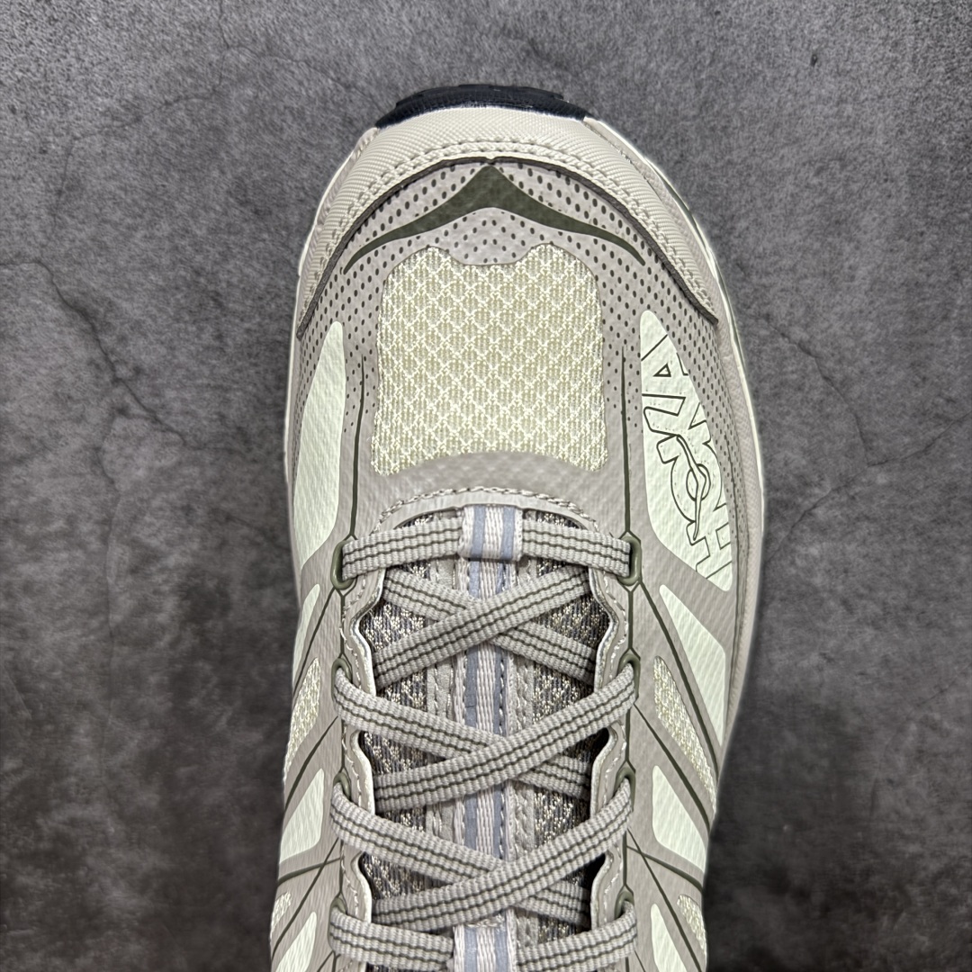 图片[5]-【GX越南版】HOKA ONE ONE Mafate Speed 2 Low 玛法特2代系列低帮轻量户外越野休闲运动慢跑鞋 上脚赞到报爆 轻盈舒适 鞋面采用超轻的无缝架构 轻薄的TPU贴在透气的鞋面材料上 减轻重量同时也保证了支撑性 鞋底采用滚动平衡技术 引导跑者回归自然步态 祖传的神奇EVA材质中底依旧是一如既往地表现优秀 能提供充足的缓震 作为HOKA家的越野跑鞋 VIBRAM 橡胶大底也是必不可少的 即便在复杂湿滑的地形 依旧能有良好的抓地力及稳定性 鞋带采用了弹性不易松脱的扁宽弹性鞋带 前掌与中掌部分也进行了加宽 也更加适合亚洲人的脚型 是一款十分全面且足够强悍的户外硬核越野鞋 日常搭配的话短裤是基本不挑 阔腿裤 工装裤以及各种长筒牛仔裤都可以 尺码：36 36.5 37.5 38 38.5 39 40 40.5 41 42 42.5 43 44 44.5 45-选品中心