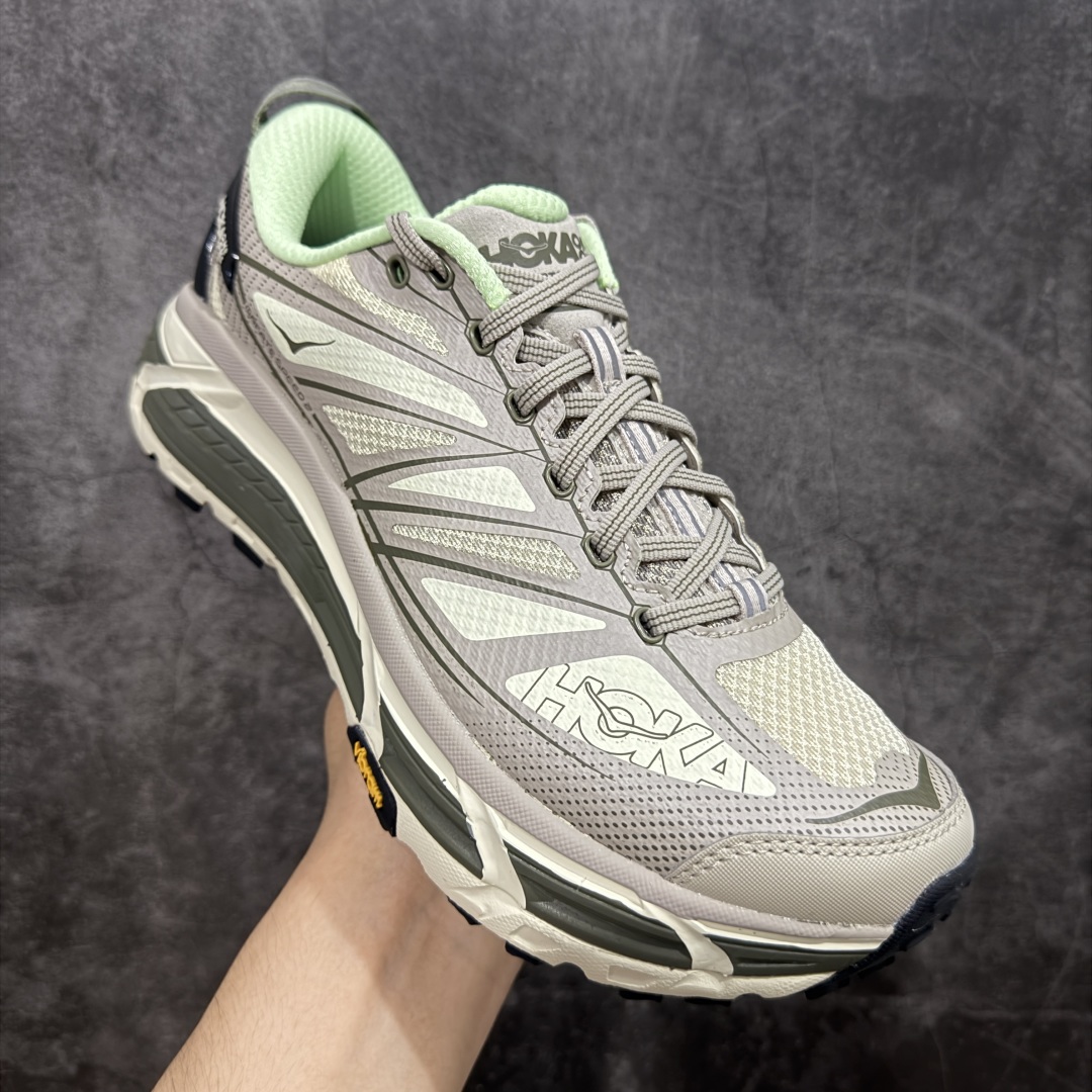 图片[3]-【GX越南版】HOKA ONE ONE Mafate Speed 2 Low 玛法特2代系列低帮轻量户外越野休闲运动慢跑鞋 上脚赞到报爆 轻盈舒适 鞋面采用超轻的无缝架构 轻薄的TPU贴在透气的鞋面材料上 减轻重量同时也保证了支撑性 鞋底采用滚动平衡技术 引导跑者回归自然步态 祖传的神奇EVA材质中底依旧是一如既往地表现优秀 能提供充足的缓震 作为HOKA家的越野跑鞋 VIBRAM 橡胶大底也是必不可少的 即便在复杂湿滑的地形 依旧能有良好的抓地力及稳定性 鞋带采用了弹性不易松脱的扁宽弹性鞋带 前掌与中掌部分也进行了加宽 也更加适合亚洲人的脚型 是一款十分全面且足够强悍的户外硬核越野鞋 日常搭配的话短裤是基本不挑 阔腿裤 工装裤以及各种长筒牛仔裤都可以 尺码：36 36.5 37.5 38 38.5 39 40 40.5 41 42 42.5 43 44 44.5 45-选品中心