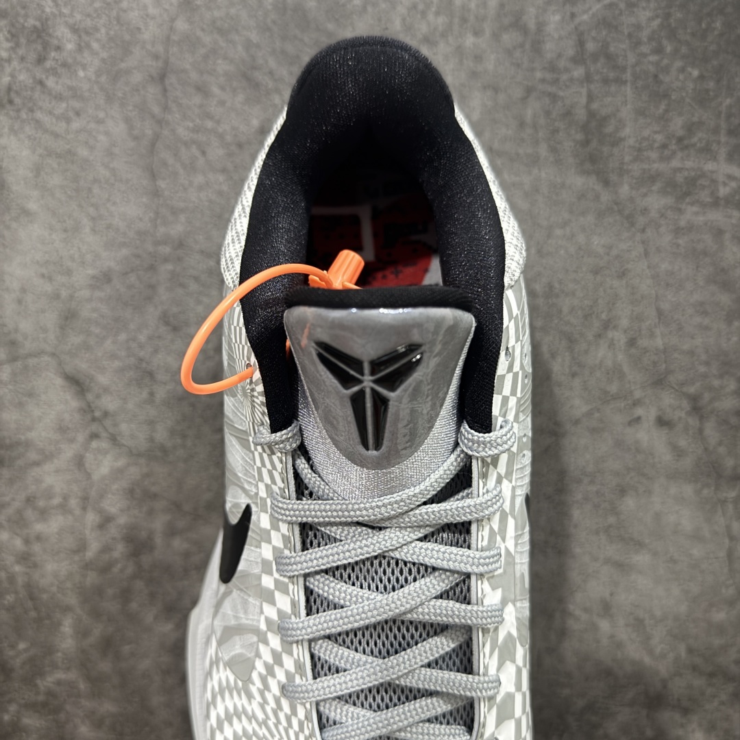 图片[8]-【Star版本】Nike Zoom Kobe 5 Protro \”Zebra\” 白灰斑马 货号：CD4991-003 完美复刻公司货 前掌超大Zoom Turbo气垫 后掌EVA缓震 真正的原汁原味 还原ZP脚感 全身鞋材卡料色独家定制 唯一正确喷漆工艺Swoosh 正确凹凸蛇鳞工艺 正确鞋面渐变效果 内全置真动飞态线 独立原厂模具 最大尺码达到48.5码 首批不拼图大几率过验 亲测已过 支持各种高强度实战 无需担心 上脚价 补货周期极长 脚宽建议买大半码 科比系列前掌偏窄 不影响二次销售 支持七天无理由退换 尺码：40 40.5 41 42 42.5 43 44 44.5 45 45.5 46 47.5 48.5-选品中心