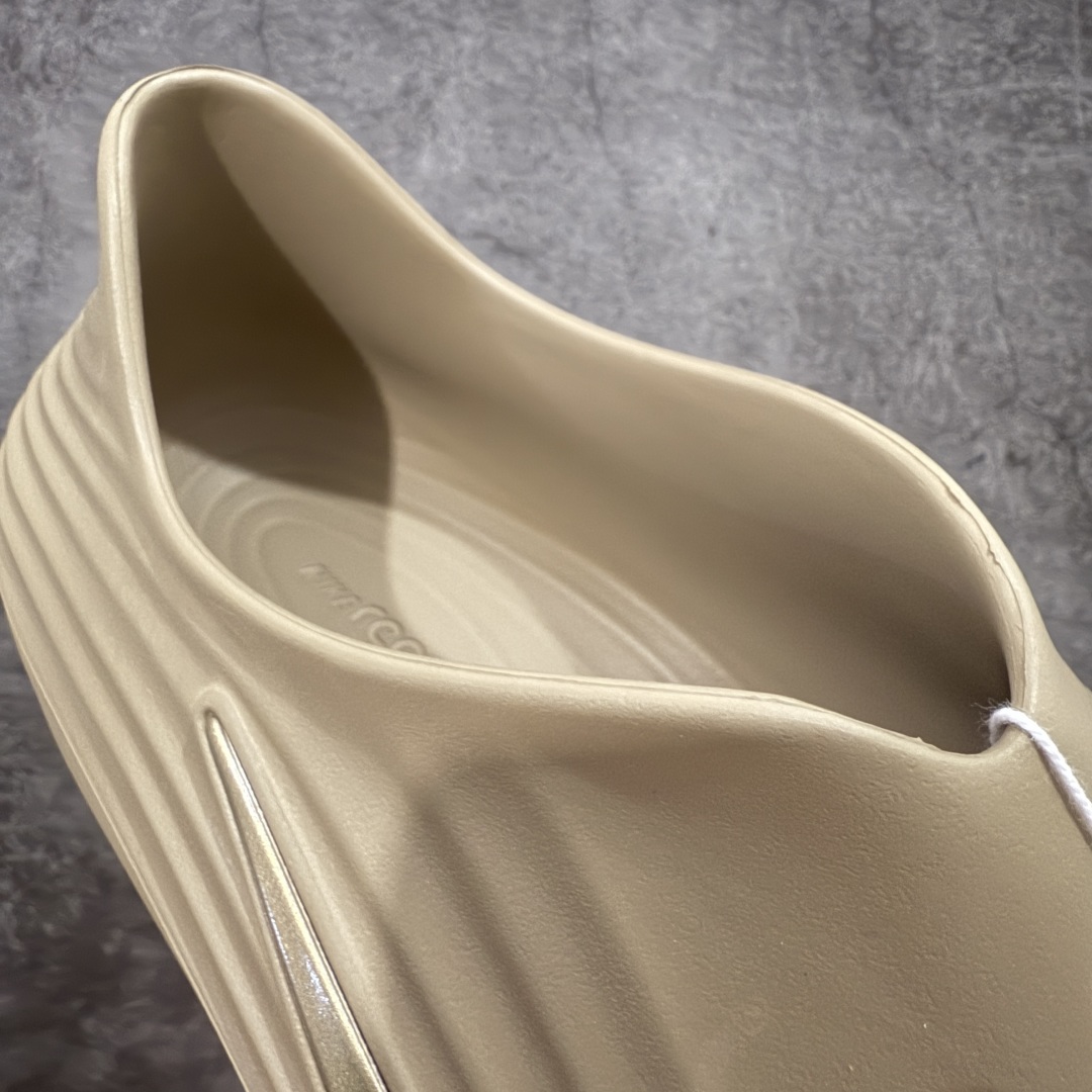 图片[5]-【LW版本】Nike Reactx Rejuven 8 耐克新款夏季沙滩凉鞋拖鞋洞洞鞋 HV5060-200 市场最高版本 没有之一 品质细节远远超越市面版本 欢迎对比 脚感材料都是原版同步 比市场货好太多 正确组合底 超高清洁度 完美版型 区别市面通货 采用质感柔软且出众回弹的 ReactX泡绵，发泡组合大底 脚感十分舒适，缔造非凡舒适的日常穿着体验，助你保持活力。  尺码：36-49.5 建议选大半码到一码-选品中心