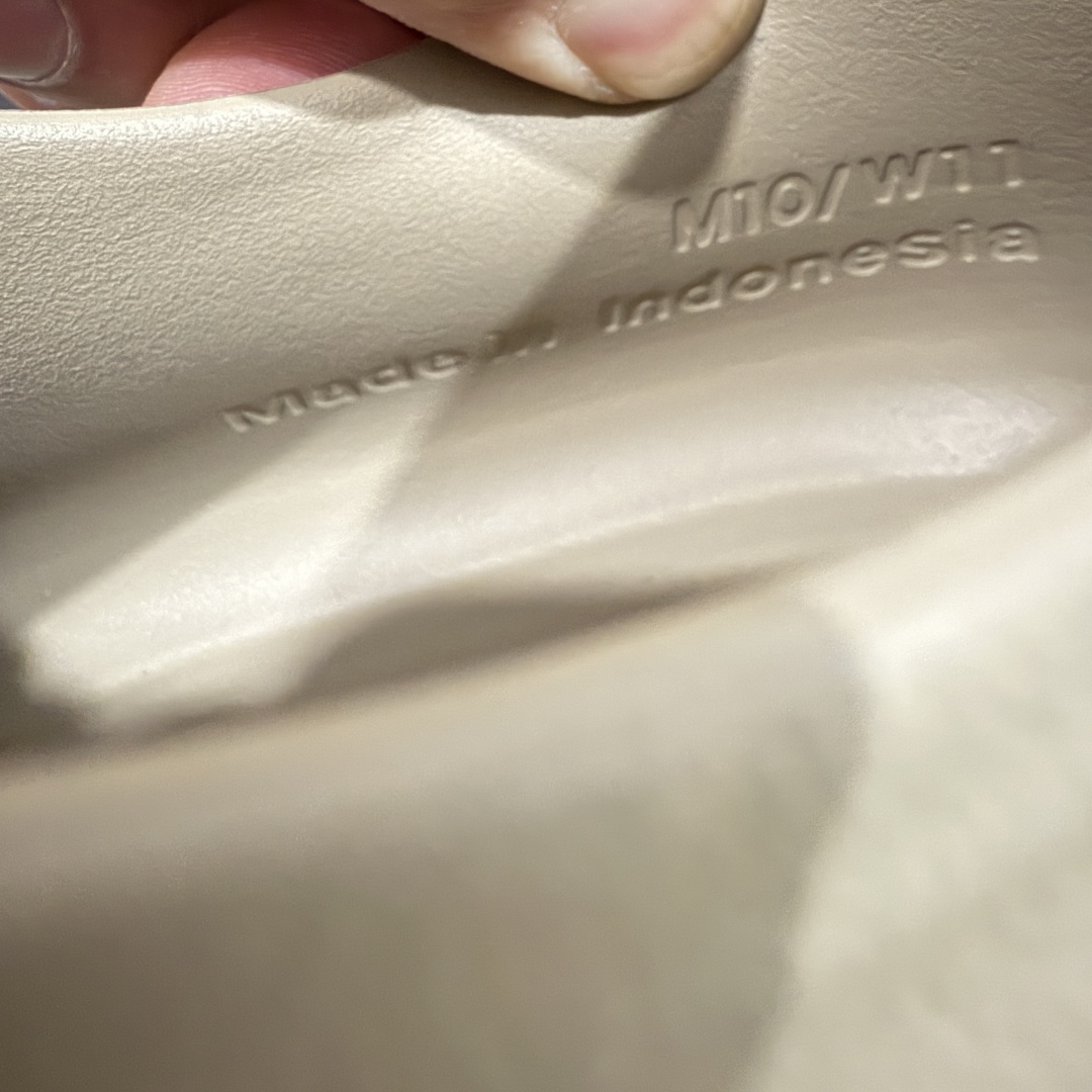 图片[7]-【LW版本】Nike Reactx Rejuven 8 耐克新款夏季沙滩凉鞋拖鞋洞洞鞋 HV5060-200 市场最高版本 没有之一 品质细节远远超越市面版本 欢迎对比 脚感材料都是原版同步 比市场货好太多 正确组合底 超高清洁度 完美版型 区别市面通货 采用质感柔软且出众回弹的 ReactX泡绵，发泡组合大底 脚感十分舒适，缔造非凡舒适的日常穿着体验，助你保持活力。  尺码：36-49.5 建议选大半码到一码-选品中心