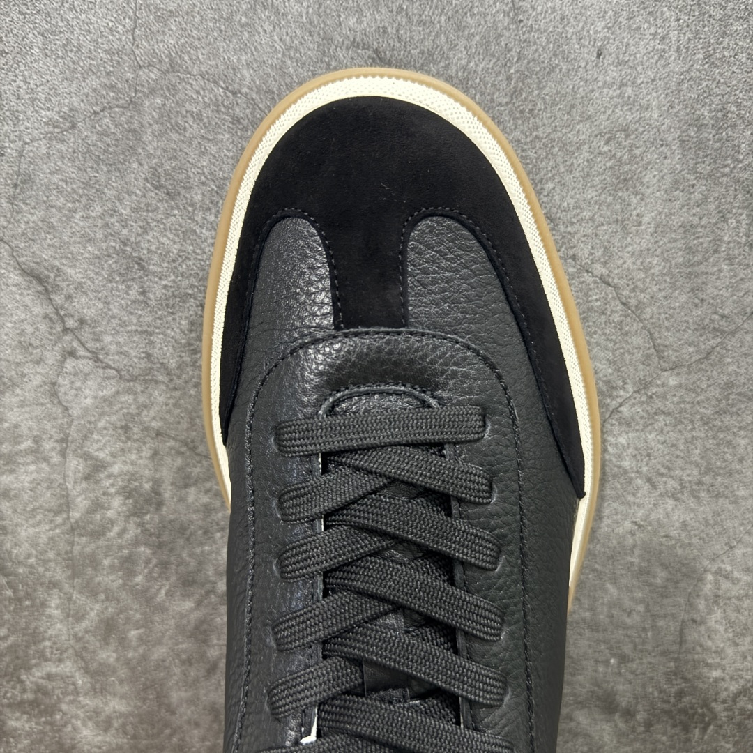 图片[5]-【佛山超A版】Loro Piana LP Tennis Walk Low 生活系列低帮复古百搭德训风休闲运动板鞋 意大利顶级奢侈品牌·诺悠翩雅 这款新款绒面革网球鞋采用超低帮设计 适合全年穿着 并具有防水性能 包边鞋底营造轻松迷人的色彩组合 将功能性与低调个性风格和谐融合 打造都市着装的理想鞋履选择 鞋跟处饰以Kummel色嵌片 柔软小牛皮鞋舌 压印LP徽标 棉质鞋带材质 鞋面：牛剖层绒面革 鞋底：橡胶 衬里：牛皮革 尺码： 39 40 41 42 43 44 45-选品中心