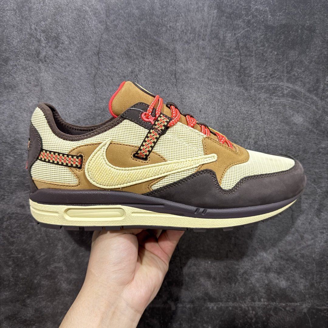 【外贸纯原版】Travis Scott x Nike Air Max 1 TS复古休闲跑步鞋 巴洛克棕卡其色 倒钩 货号：DO9392-200 外贸大厂全新开发出品 多次改良 品质细节完美升级出货 全新原楦档案原纸版数据开发版型 采用同源一致Prime Asia原厂丝光头层磨砂皮革饰片组合原装三明治网布物料 麂皮绒感刷色感十足 原厂材质纯手工复杂串珠效果倒钩子 正确二次成型\'猛帮\'成型工艺❌区别市面版本 升级回弹PU缓震中底材质 全新独家开模底纹橡胶鞋底 尺码：36 36.5 37.5 38 38.5 39 40 40.5 41 42 42.5 43 44 44.5 45 46 47.5（女码后期出货）-选品中心