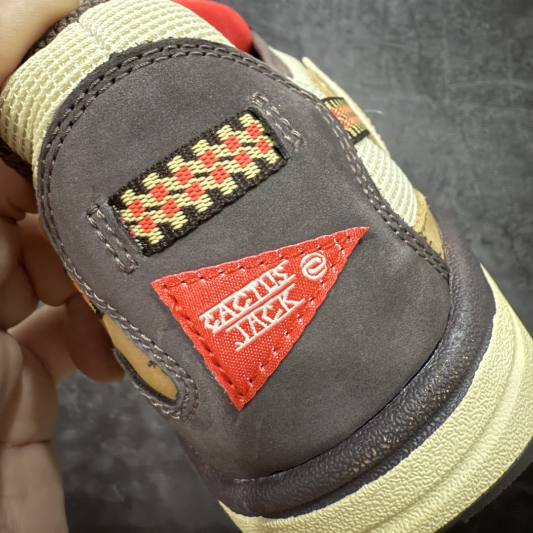 图片[2]-【外贸纯原版】Travis Scott x Nike Air Max 1 TS复古休闲跑步鞋 巴洛克棕卡其色 倒钩 货号：DO9392-200 外贸大厂全新开发出品 多次改良 品质细节完美升级出货 全新原楦档案原纸版数据开发版型 采用同源一致Prime Asia原厂丝光头层磨砂皮革饰片组合原装三明治网布物料 麂皮绒感刷色感十足 原厂材质纯手工复杂串珠效果倒钩子 正确二次成型\’猛帮\’成型工艺❌区别市面版本 升级回弹PU缓震中底材质 全新独家开模底纹橡胶鞋底 尺码：36 36.5 37.5 38 38.5 39 40 40.5 41 42 42.5 43 44 44.5 45 46 47.5（女码后期出货）-选品中心