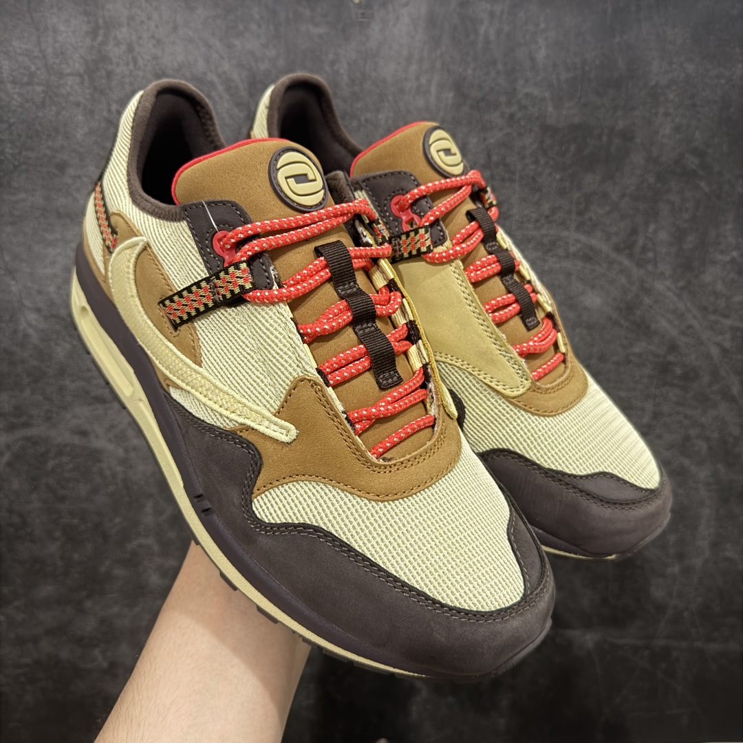 【外贸纯原版】Travis Scott x Nike Air Max 1 TS复古休闲跑步鞋 巴洛克棕卡其色 倒钩 货号：DO9392-200 外贸大厂全新开发出品 多次改良 品质细节完美升级出货 全新原楦档案原纸版数据开发版型 采用同源一致Prime Asia原厂丝光头层磨砂皮革饰片组合原装三明治网布物料 麂皮绒感刷色感十足 原厂材质纯手工复杂串珠效果倒钩子 正确二次成型\’猛帮\’成型工艺❌区别市面版本 升级回弹PU缓震中底材质 全新独家开模底纹橡胶鞋底 尺码：36 36.5 37.5 38 38.5 39 40 40.5 41 42 42.5 43 44 44.5 45 46 47.5（女码后期出货）-选品中心