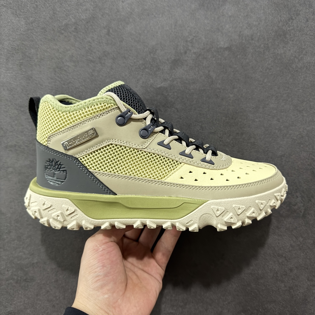 【公司级】Timberland Greenstride Motion 6 添柏岚防滑耐磨低帮户外功能鞋 简约大方的造型设计,给人以随性休闲的时尚格调,穿着舒适轻便,运动灵活自如,满足日常个性穿搭。Timberland户外品牌最早成立于1918年的美国波士顿,它的成功故事就从第一双防水皮靴Yellow Boots开始。这双具备完全防水机能的靴子瞬间广受好评,他那独创又不失古典的款式,以及大胆使用黄色的崭新风格,吸引了广大消费者的目光。现今仍不改其原有风貌的这双黄靴,就是火遍全球的“大黄靴”。Timberland的高端工艺、实穿耐用等特点让他拥有绝对鞋界地位。 尺码:40 41 41.5 42 43 43.5 44 44.5 45 45.5 46-选品中心
