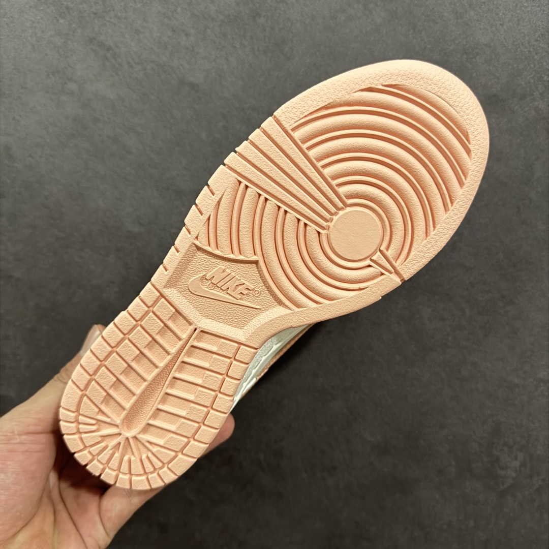 
【YC纯原】NK Dunk Low 桃之夭夭 W-015 
当夏风佛过针脚，Swoosh 便成了枝头颤