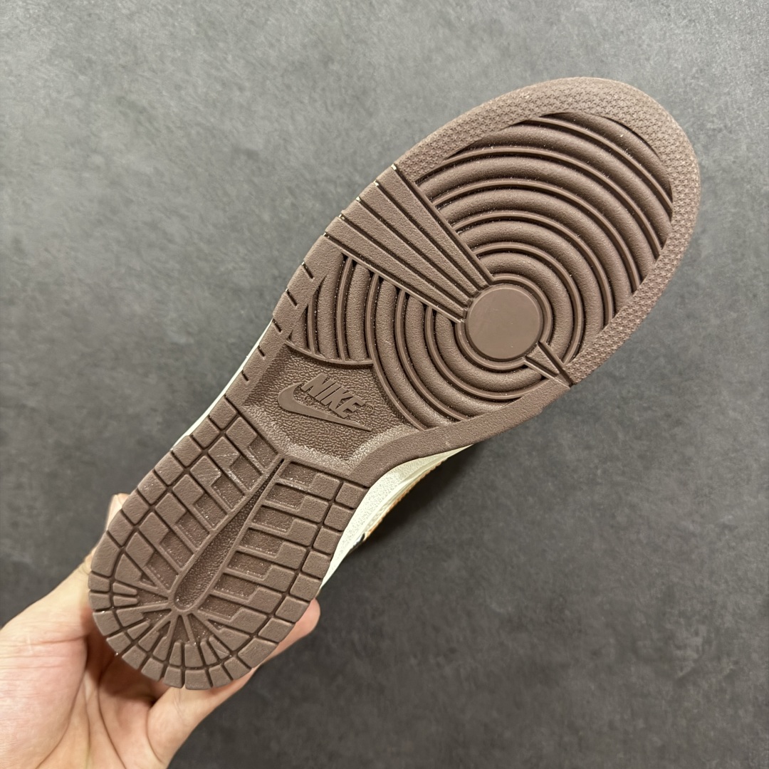 图片[9]-【定制版】Nike SB Dunk Low 深棕鬼脸 周年高端定制 低帮休闲板鞋 KK1333-034  原楦头原纸板 原装鞋盒 定制五金配件 内置全掌气垫 原厂鞋底  尺码：36 36.5 37.5 38 38.5 39 40 40.5 41 42 42.5 43 44 44.5 45-选品中心