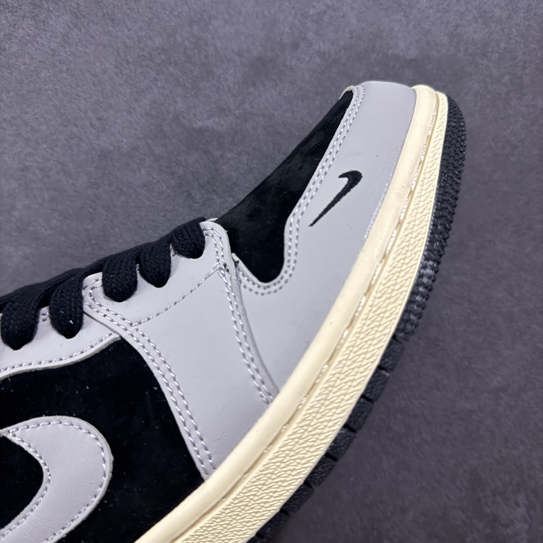 图片[5]-【定制版】AIR JORDAN 1 LOW“灰黑巴宝莉定制款” 个性的设计风格以及品牌的经典元素 使其成为一双具有独特身份和价值的鞋子 清新而立体的外观加上联名标识更突出了其独特身份 这种配色方案显示出活力和时尚感 在视觉上引人注目 鞋身的质感和细腻的细节处理使其显得高端而格调十足 这款“SB”联名是设计与创意完美结合 融合多方的个性风格是一款备受瞩目的潮流鞋款 低帮休闲板鞋 定制鞋盒 大厂纯原品质出货 超高清洁度 皮料切割干净无任何毛边 细节完美 货号：XX2416-016 尺码： 36 36.5 37.5 38 38.5 39 40 40.5 41 42 42.5 43 44 44.5 45-选品中心
