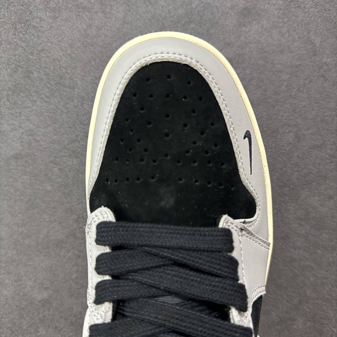 图片[8]-【定制版】AIR JORDAN 1 LOW“灰黑巴宝莉定制款” 个性的设计风格以及品牌的经典元素 使其成为一双具有独特身份和价值的鞋子 清新而立体的外观加上联名标识更突出了其独特身份 这种配色方案显示出活力和时尚感 在视觉上引人注目 鞋身的质感和细腻的细节处理使其显得高端而格调十足 这款“SB”联名是设计与创意完美结合 融合多方的个性风格是一款备受瞩目的潮流鞋款 低帮休闲板鞋 定制鞋盒 大厂纯原品质出货 超高清洁度 皮料切割干净无任何毛边 细节完美 货号：XX2416-016 尺码： 36 36.5 37.5 38 38.5 39 40 40.5 41 42 42.5 43 44 44.5 45-选品中心